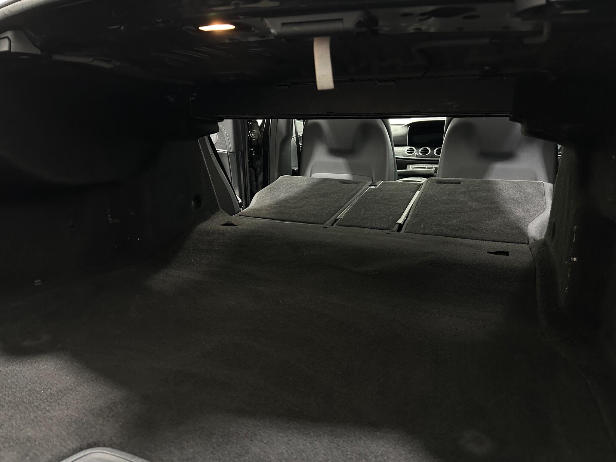Mercedes-Benz E-Class view 44