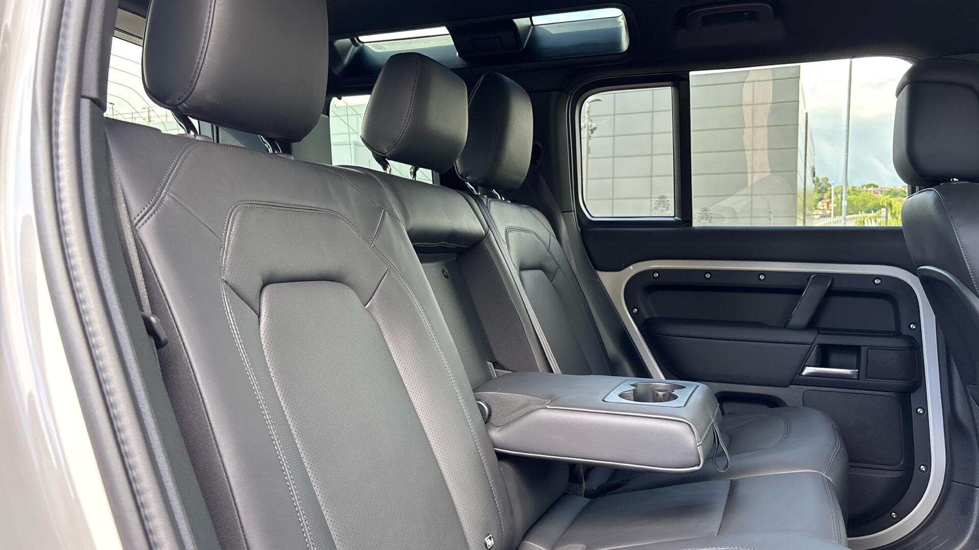 Land Rover Defender view 38