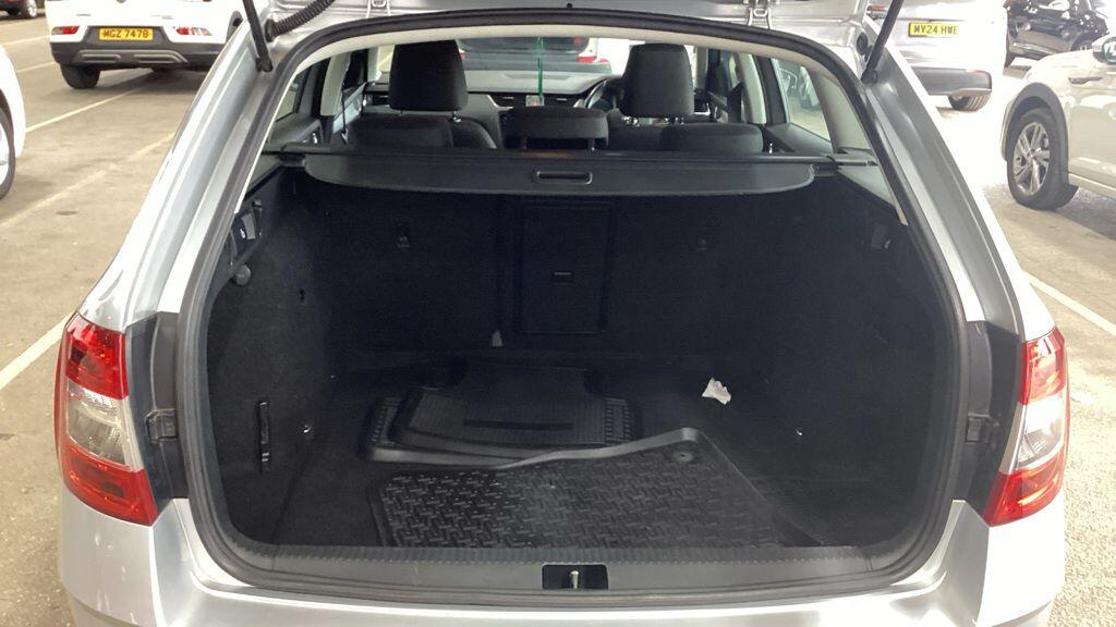 Skoda Octavia view 18