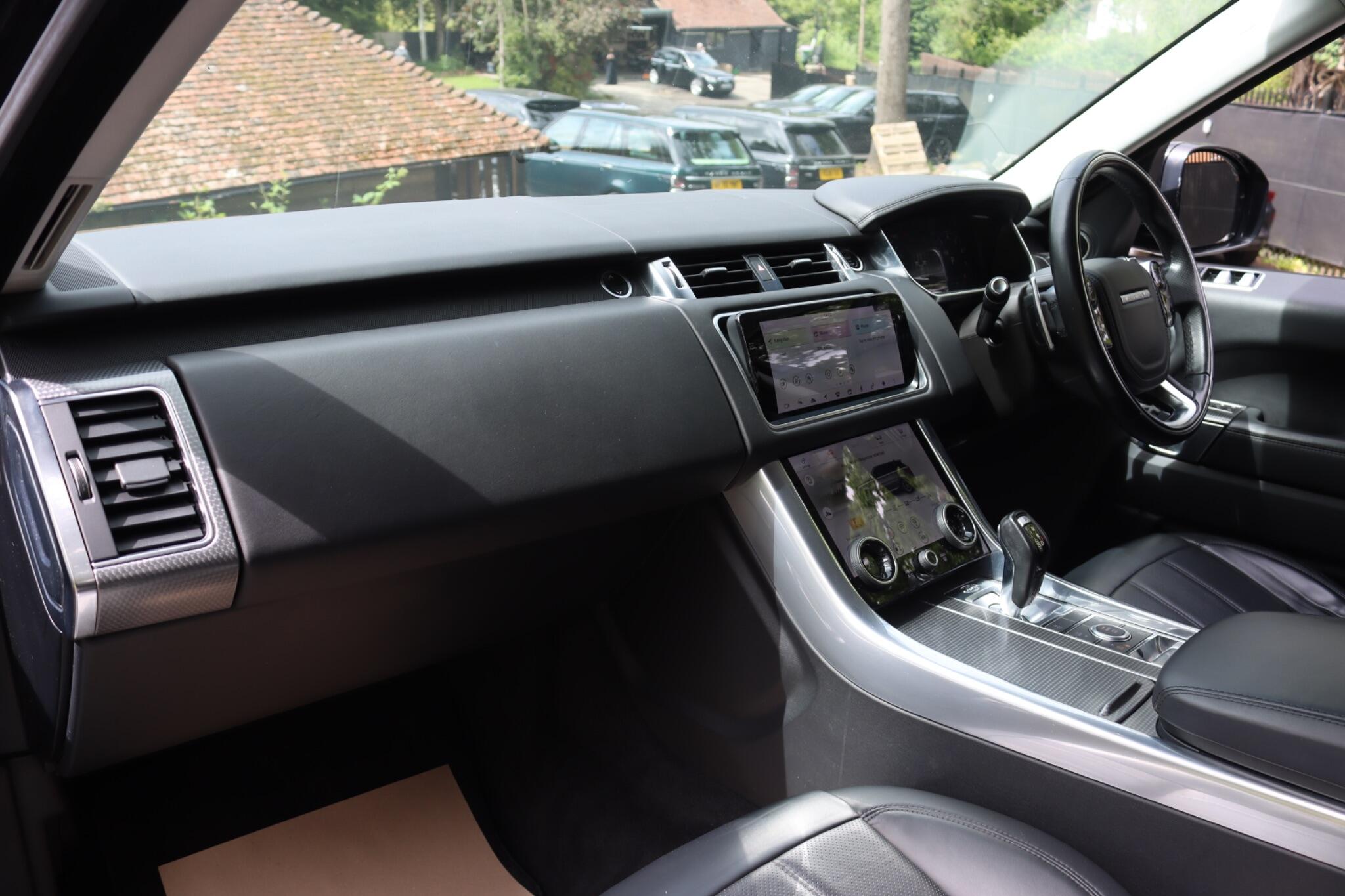 Land Rover Range Rover Sport view 3