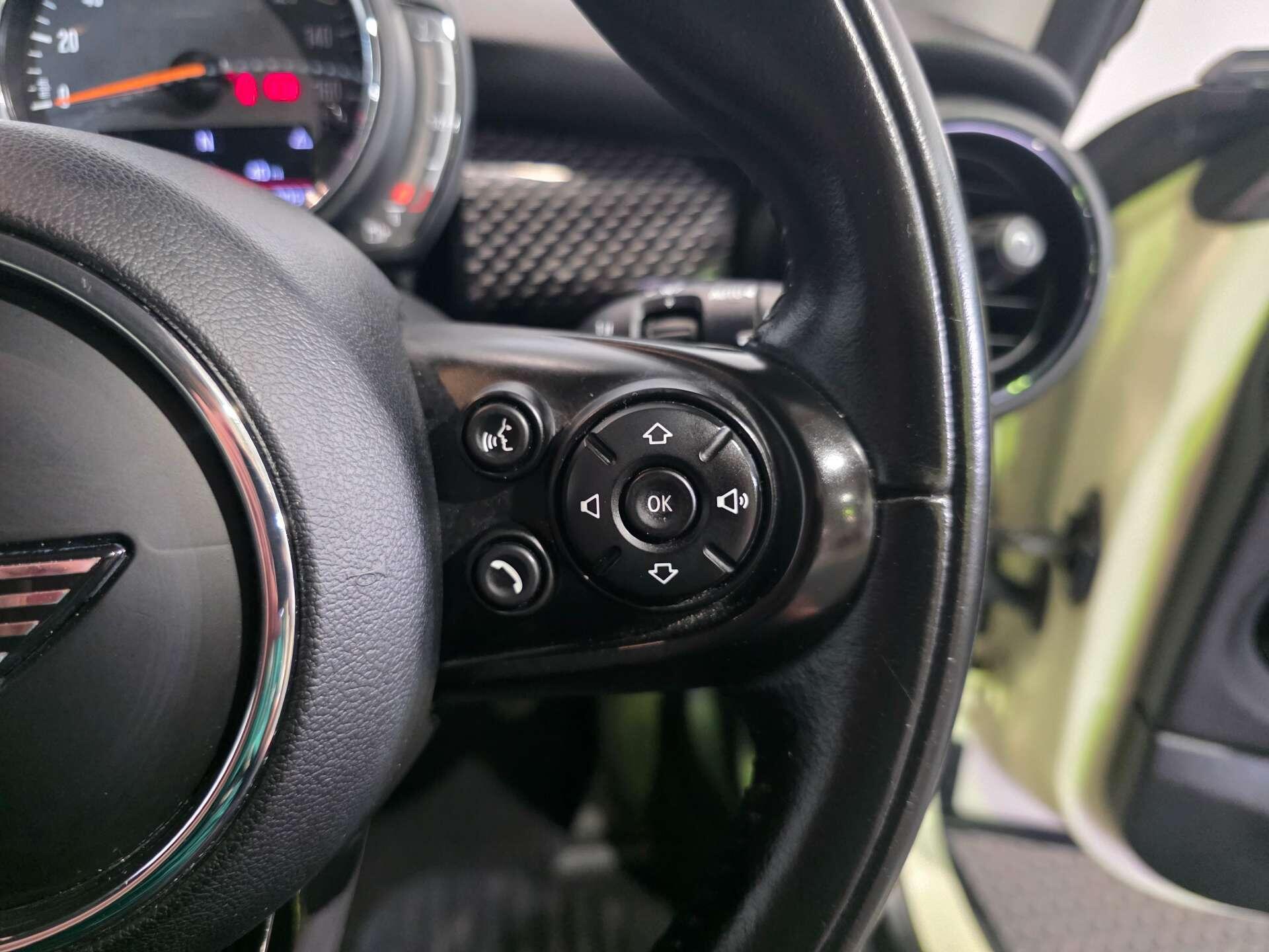 Mini Hatch view 20