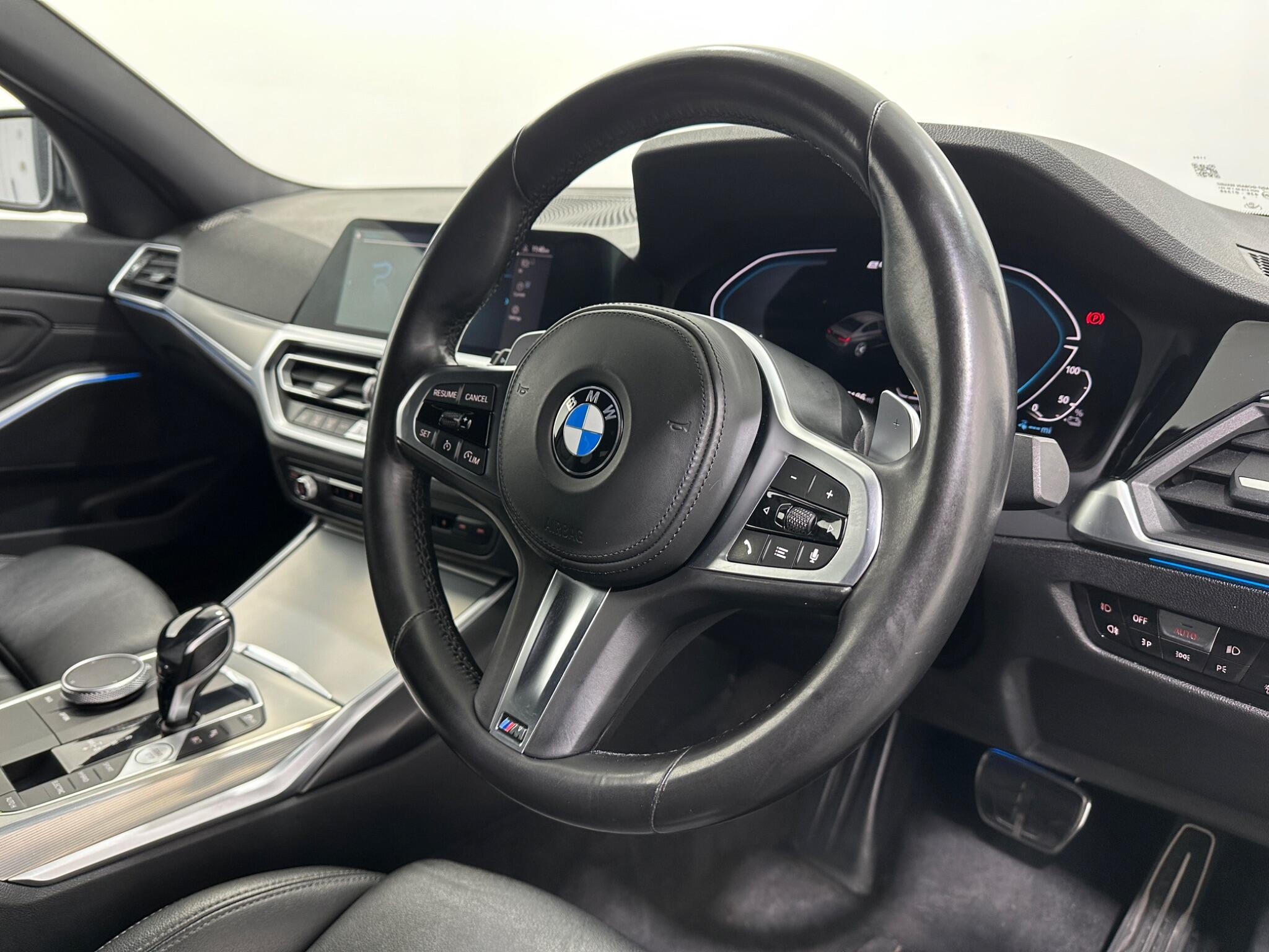 BMW 3 Series view 11