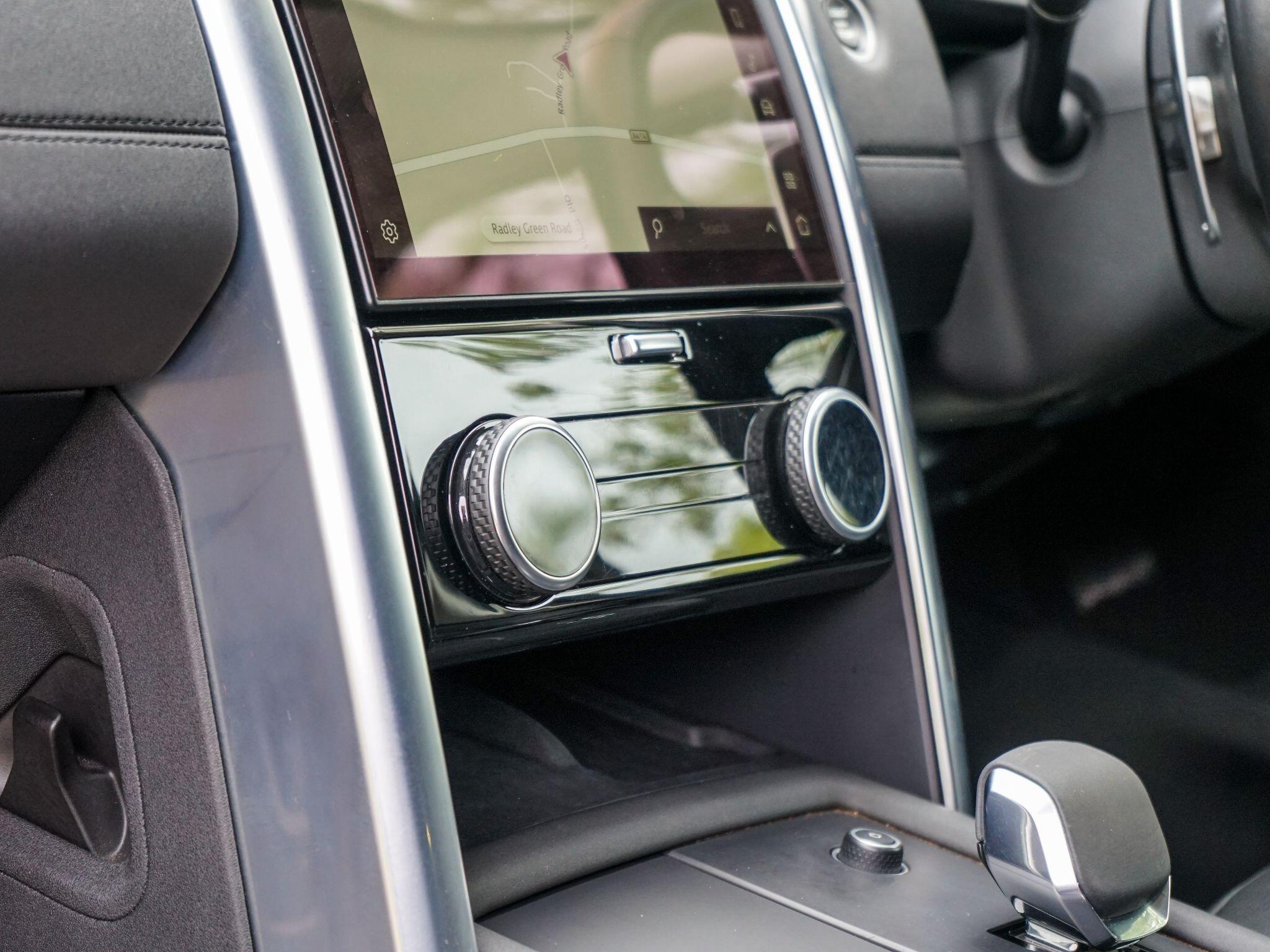 Land Rover Discovery 3 view 16