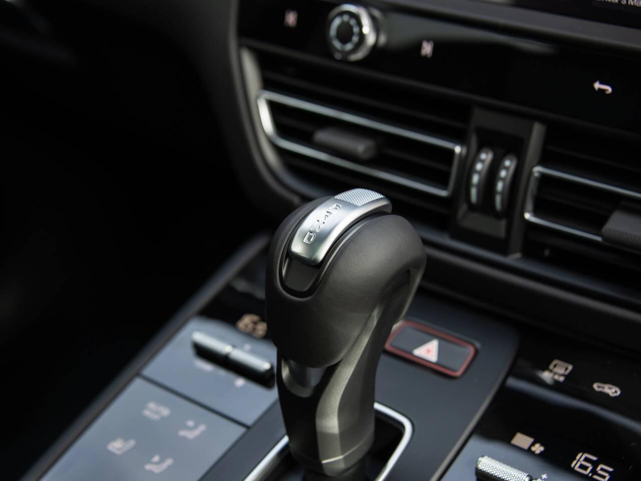 Porsche Macan view 64