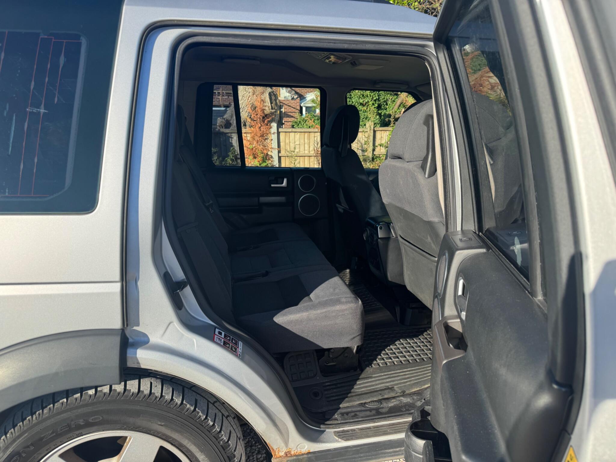 Land Rover Discovery view 21
