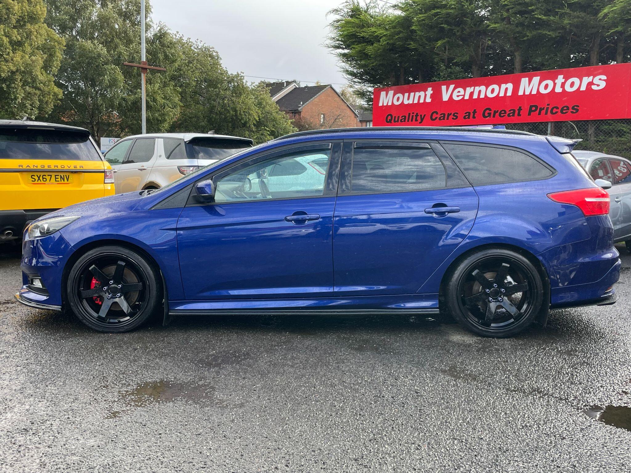 Ford Focus view 9