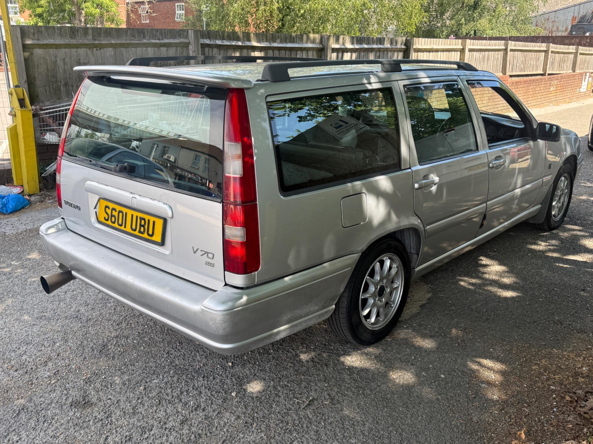 Volvo V70 - Image 6