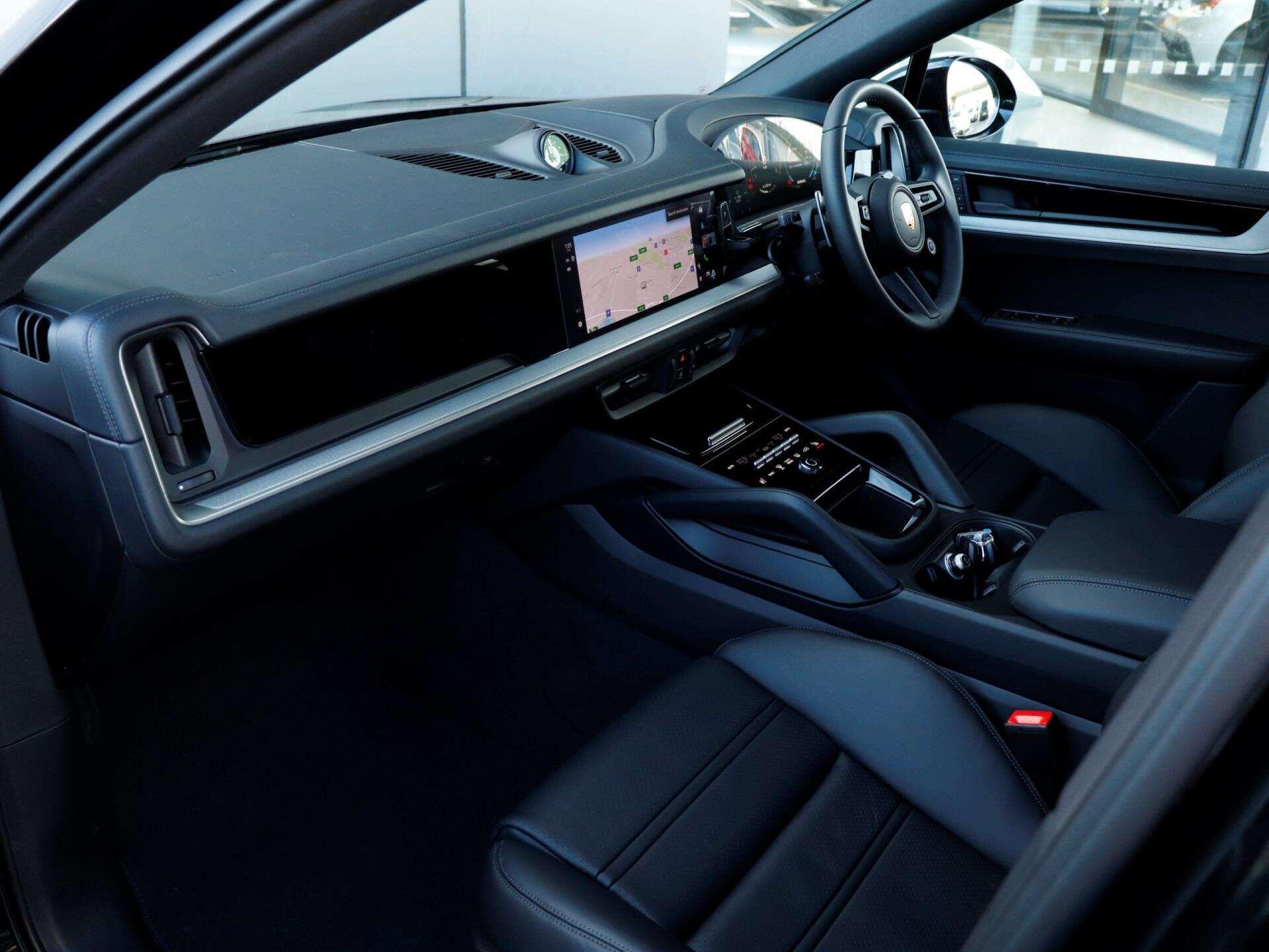 Porsche Cayenne view 9
