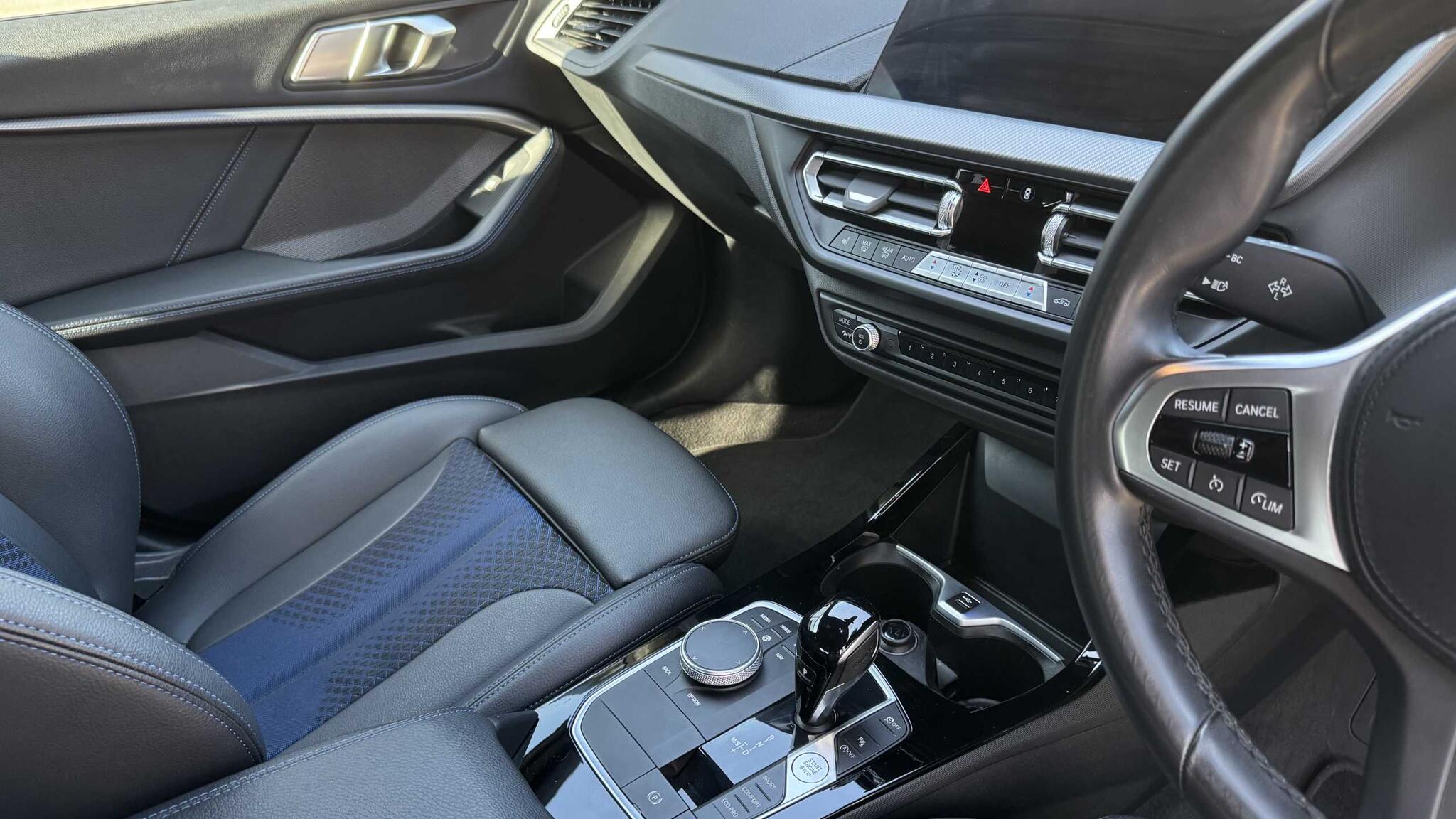BMW 2 Series view 23