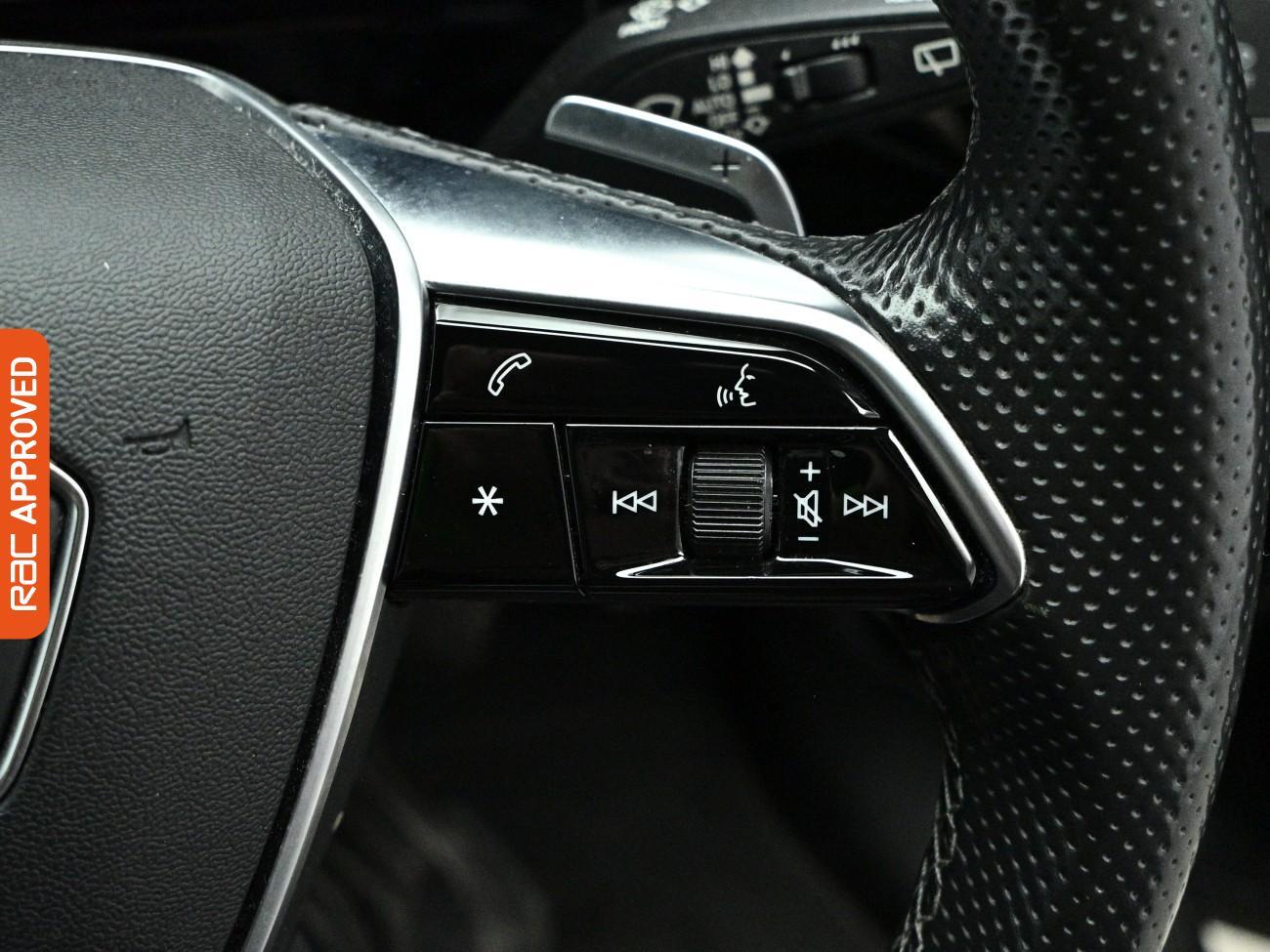 Audi E-Tron view 26