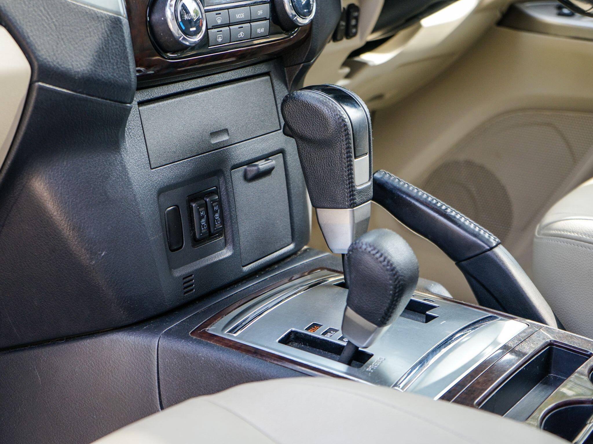 Mitsubishi Shogun view 19