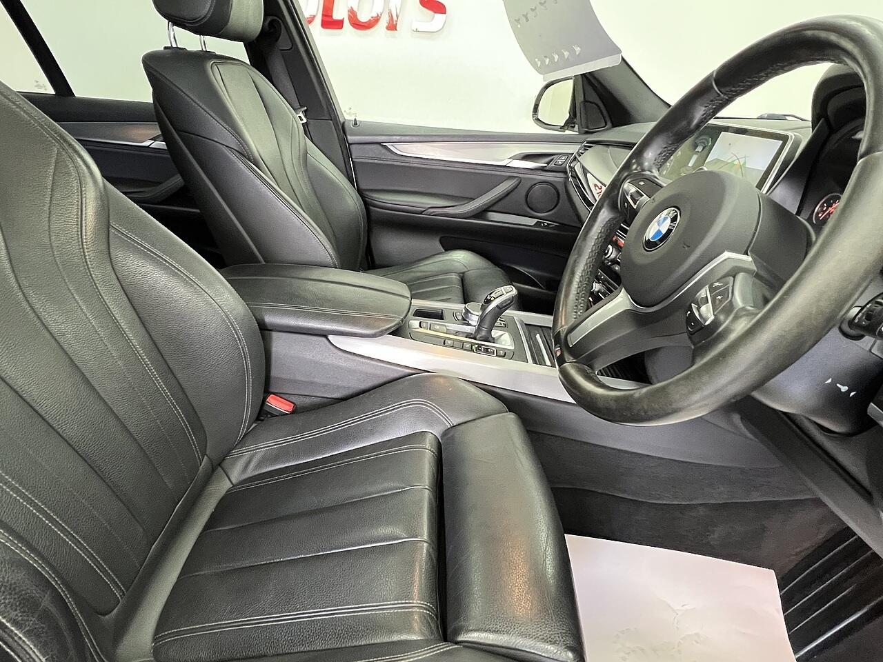 BMW X5 view 8