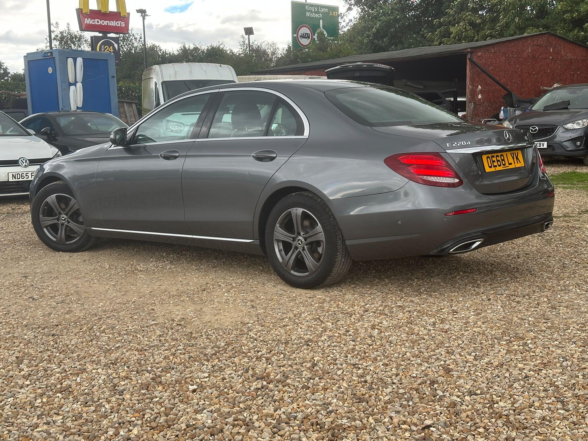 Mercedes-Benz E Class view 4