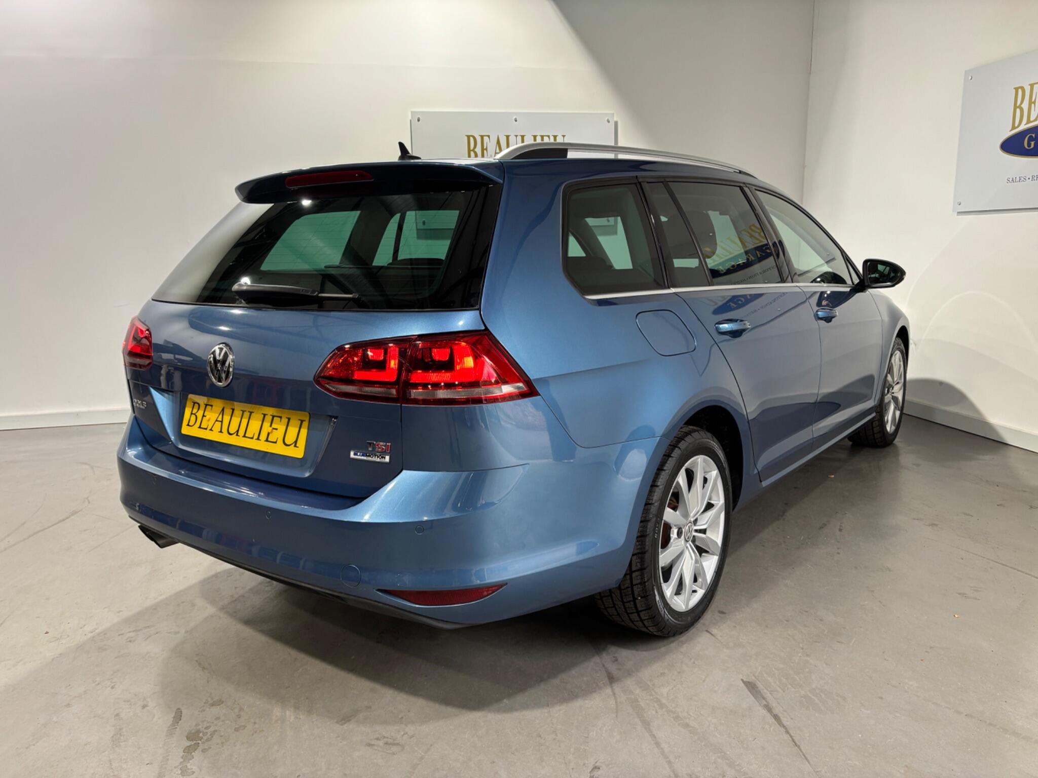 Volkswagen Golf view 48