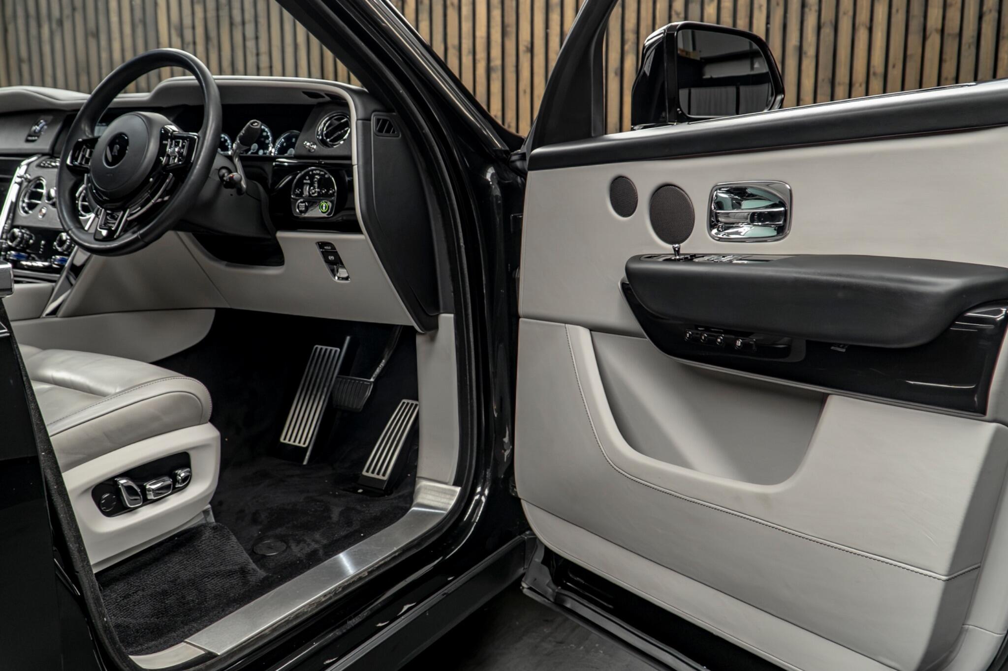 Rolls-Royce Cullinan view 31