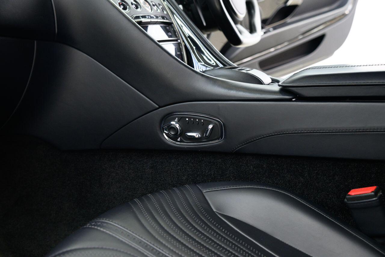 Aston Martin DB11 view 36