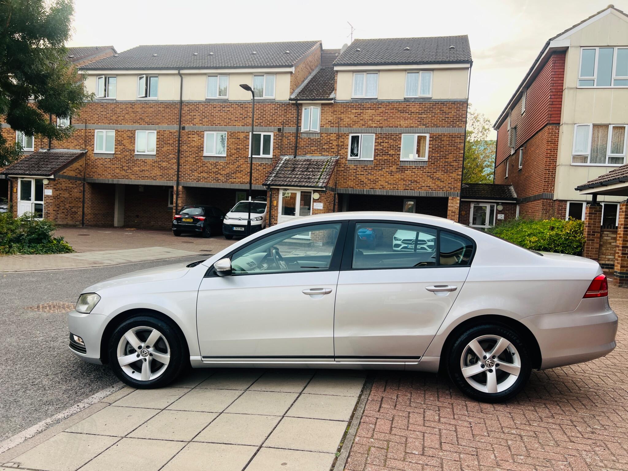 Volkswagen Passat view 27