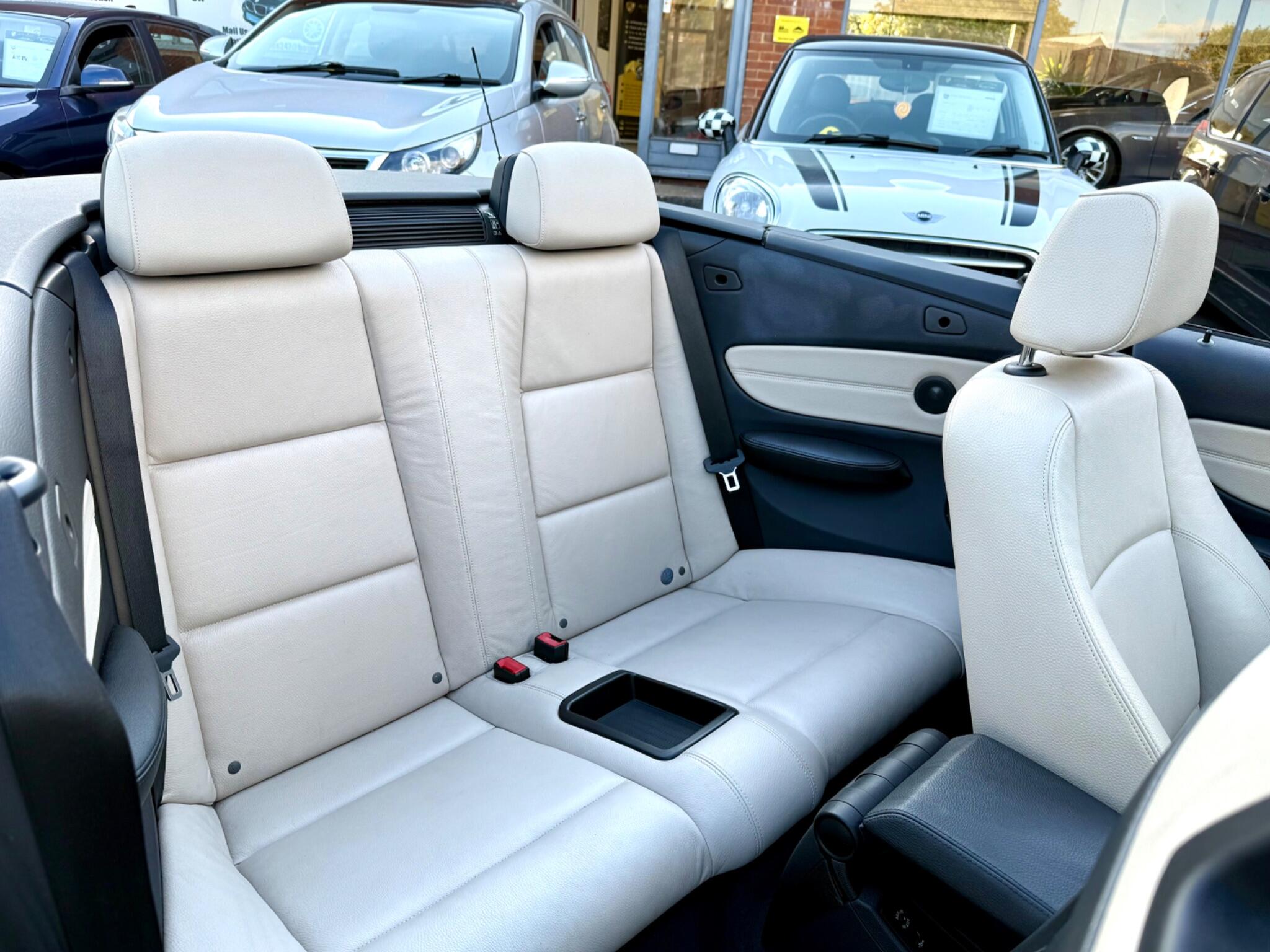 2012 BMW 1 Series image 27