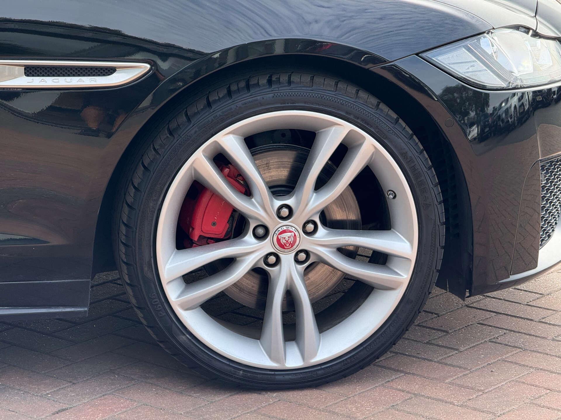 Jaguar XF view 10