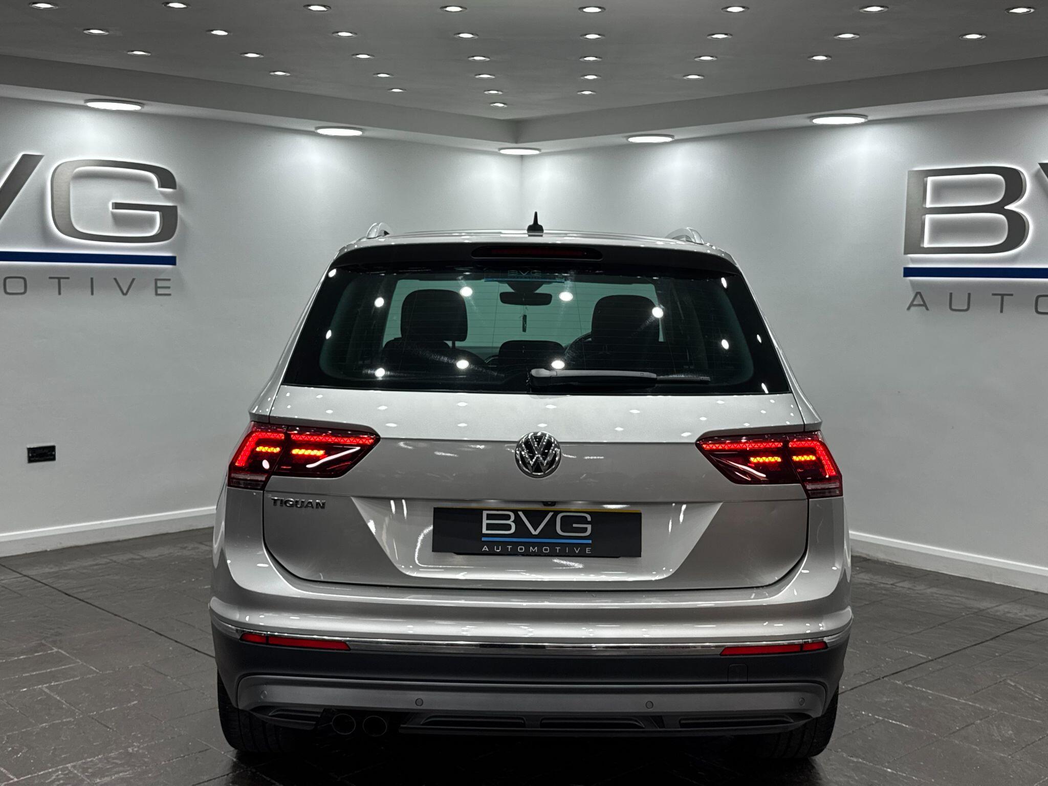Volkswagen Tiguan view 18