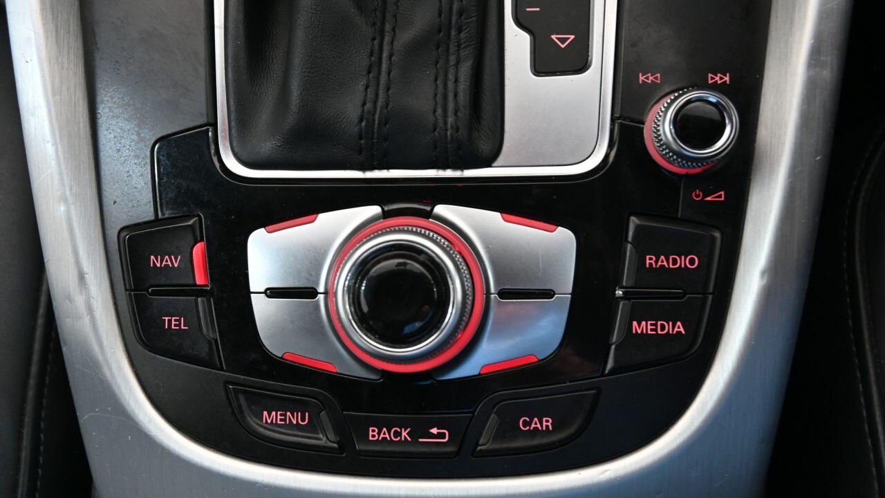 Audi Q5 view 28