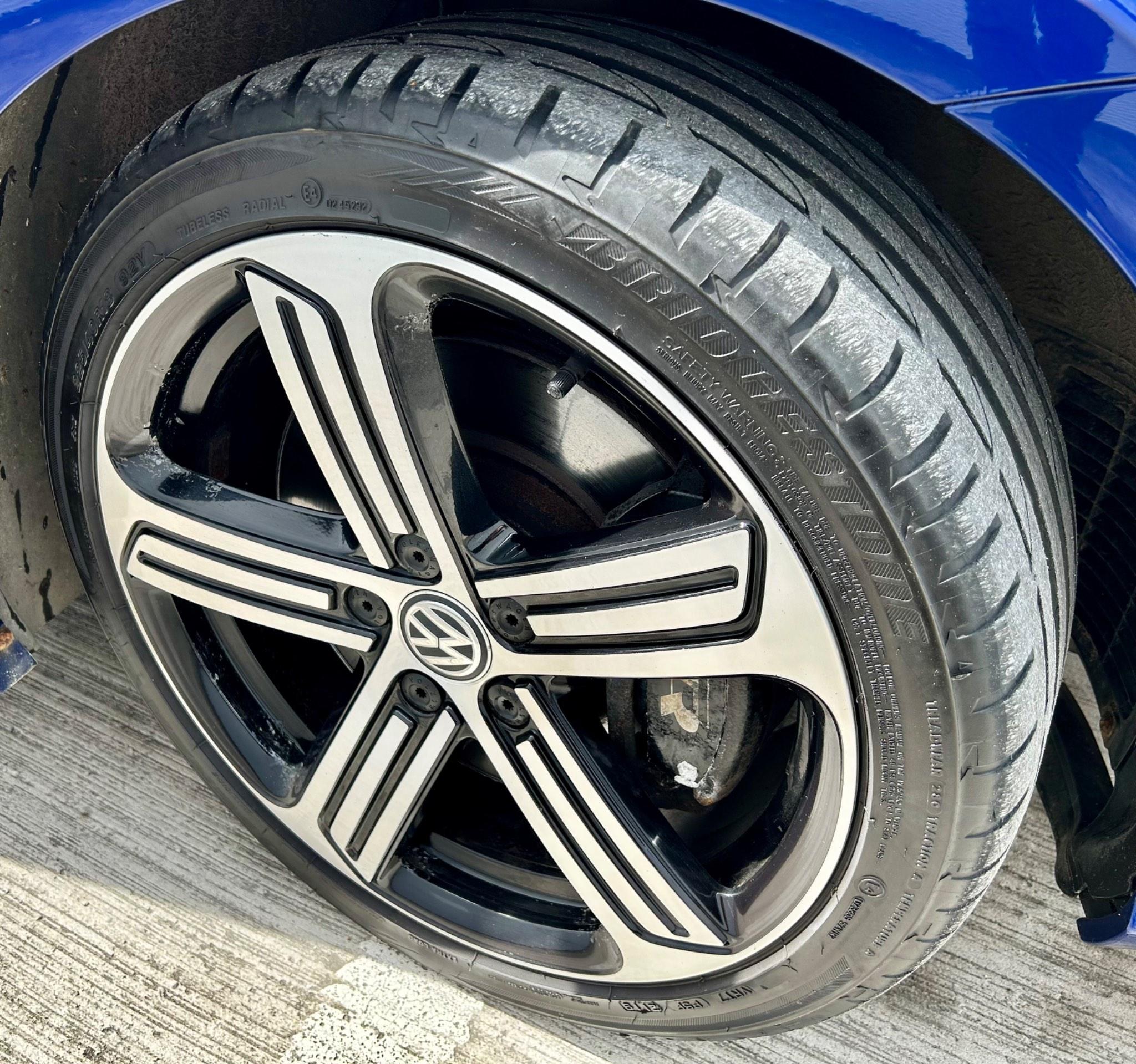 Volkswagen Golf view 13