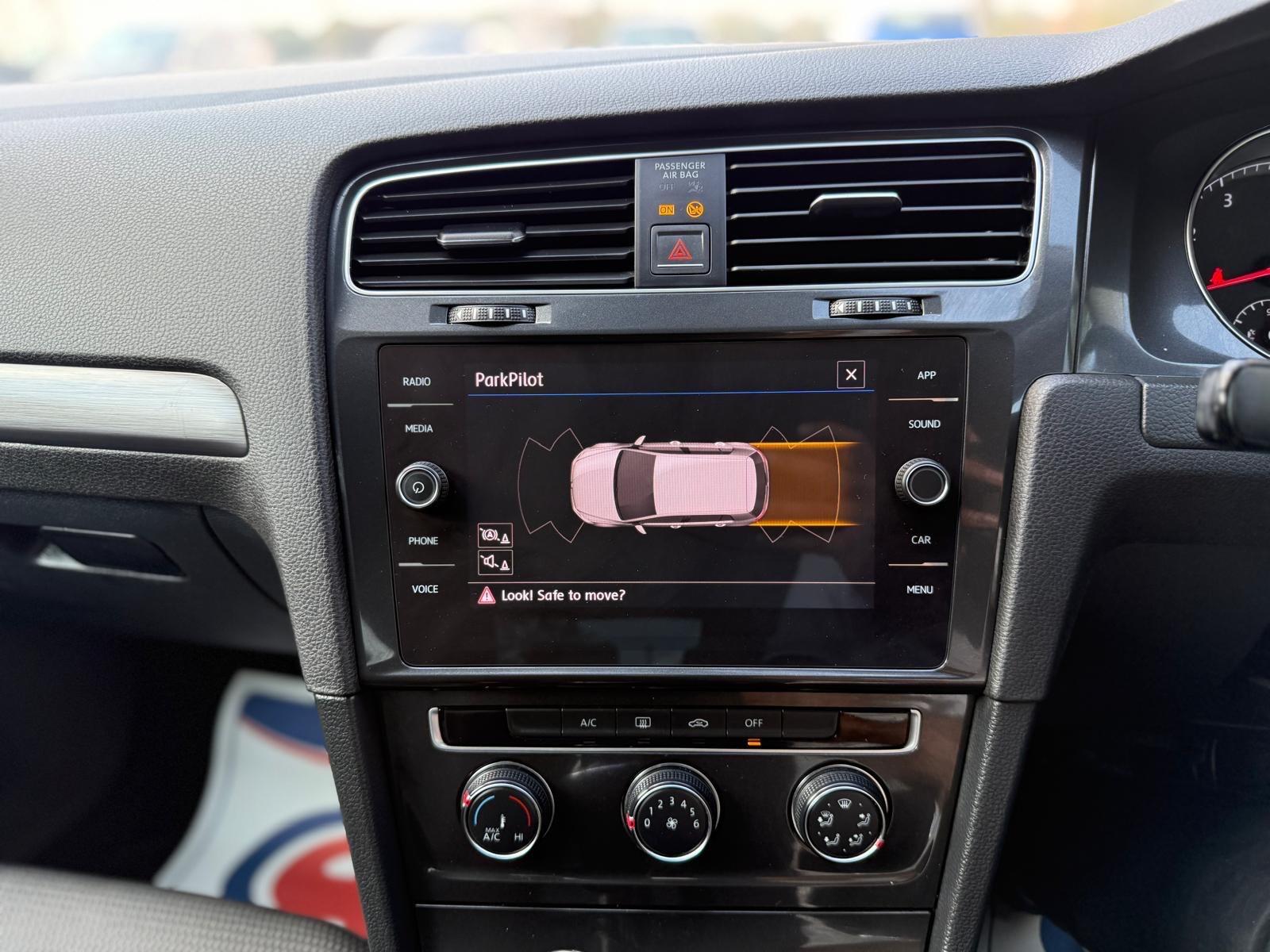 Volkswagen Golf view 34