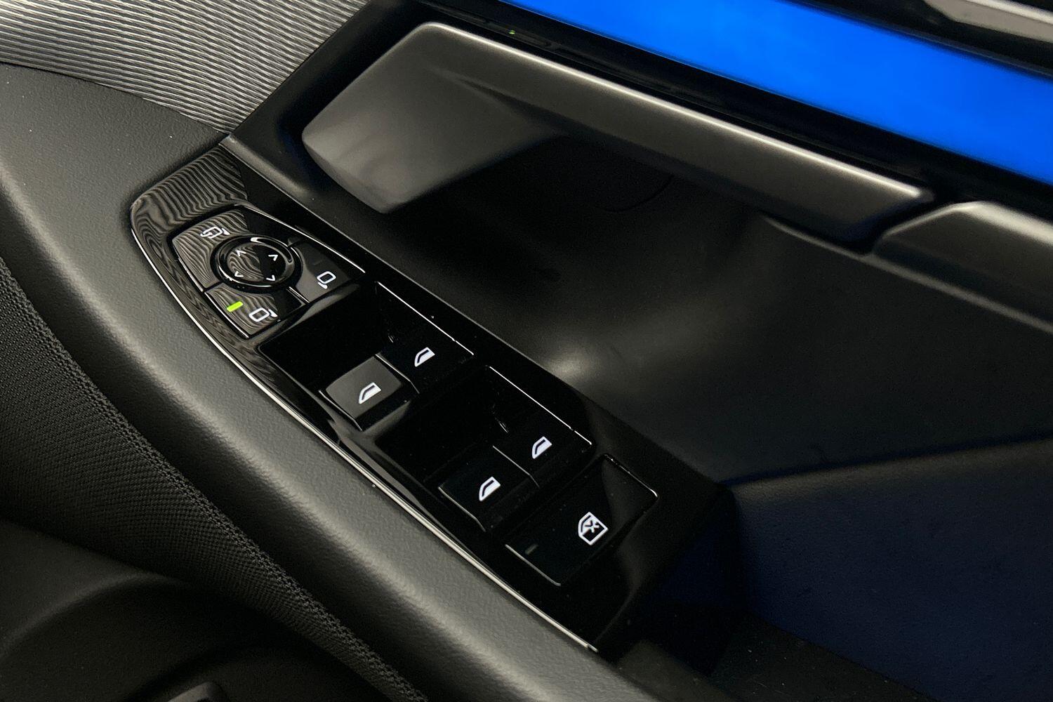BMW i5 view 24