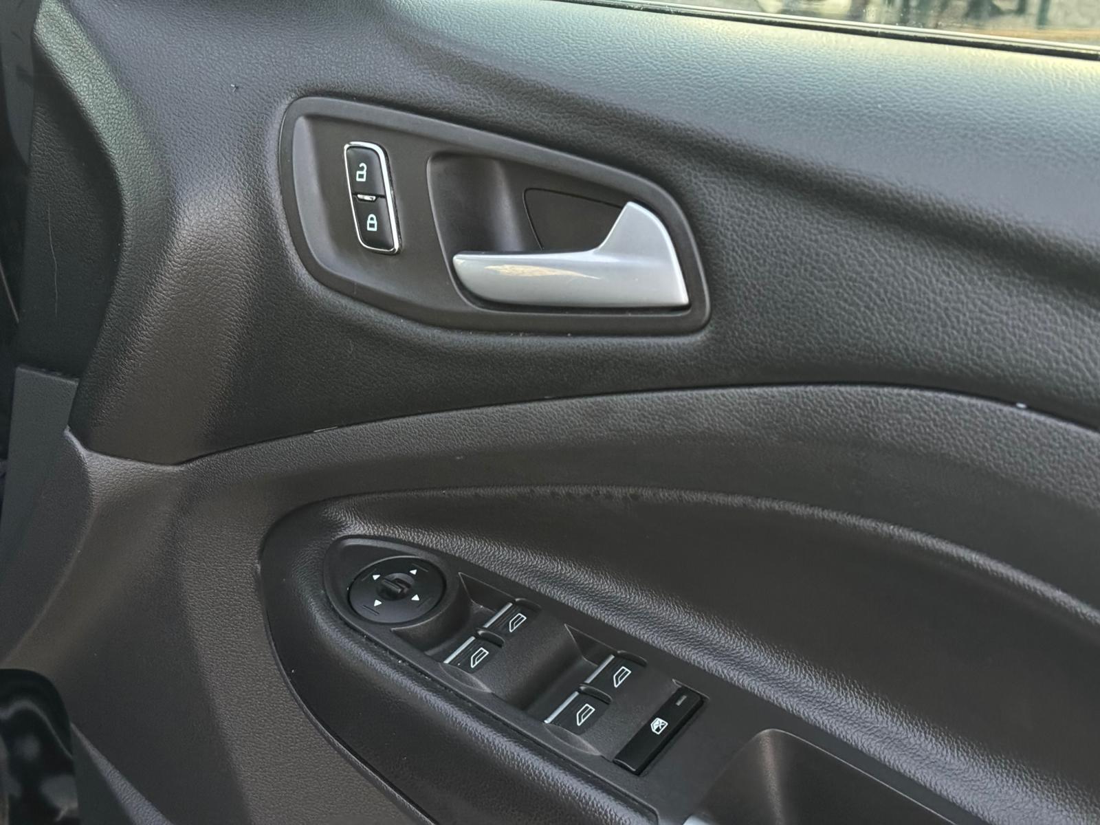 2014 Ford Kuga image 10