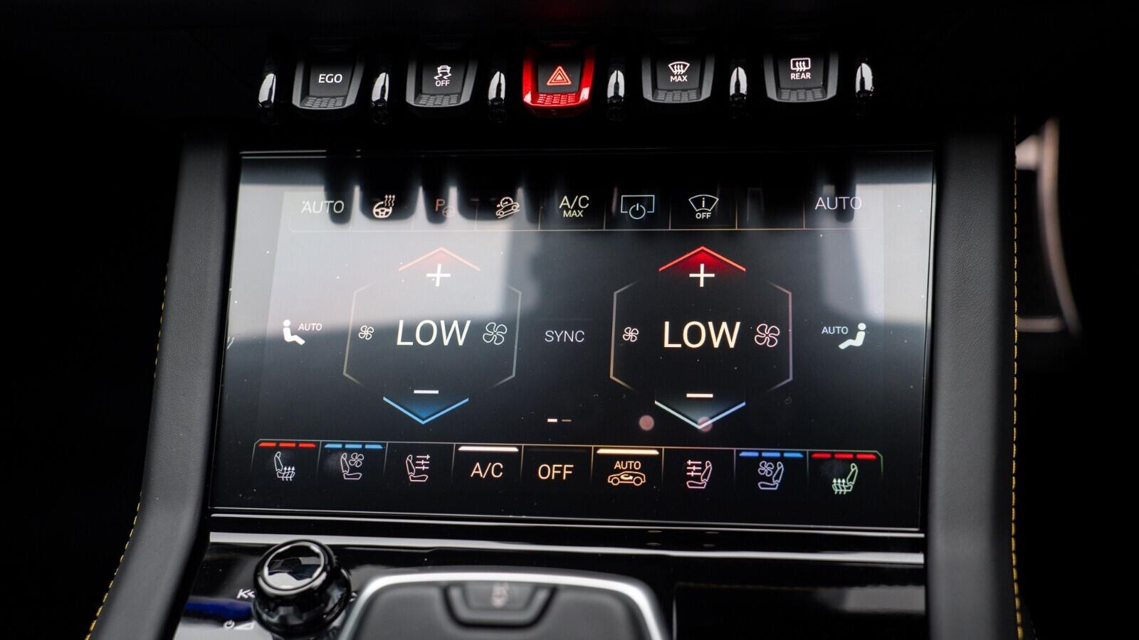 Lamborghini Urus view 37