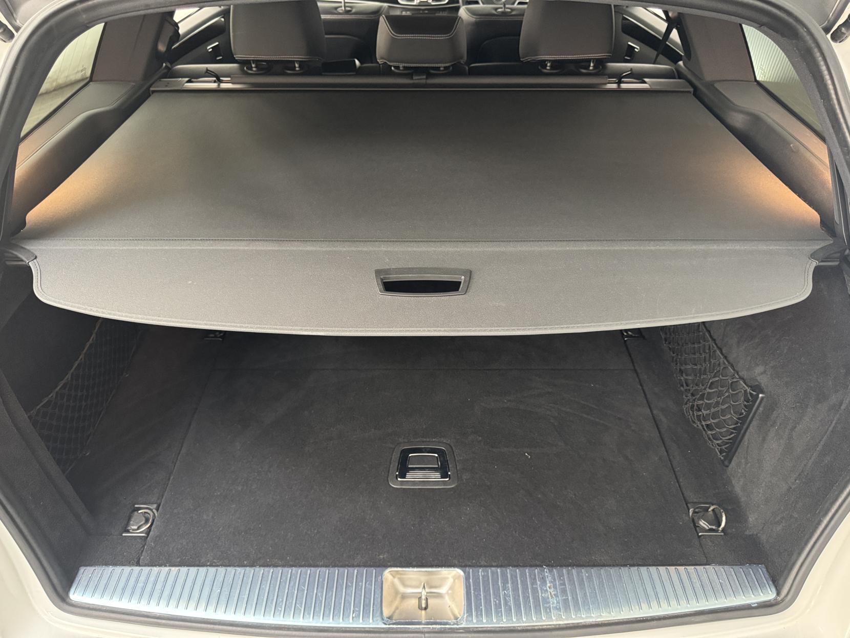 Mercedes-Benz E Class view 74