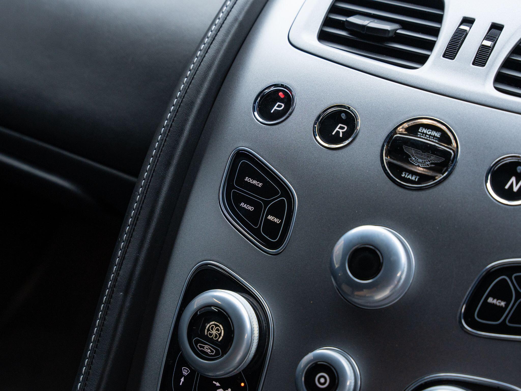 Aston Martin Rapide view 36