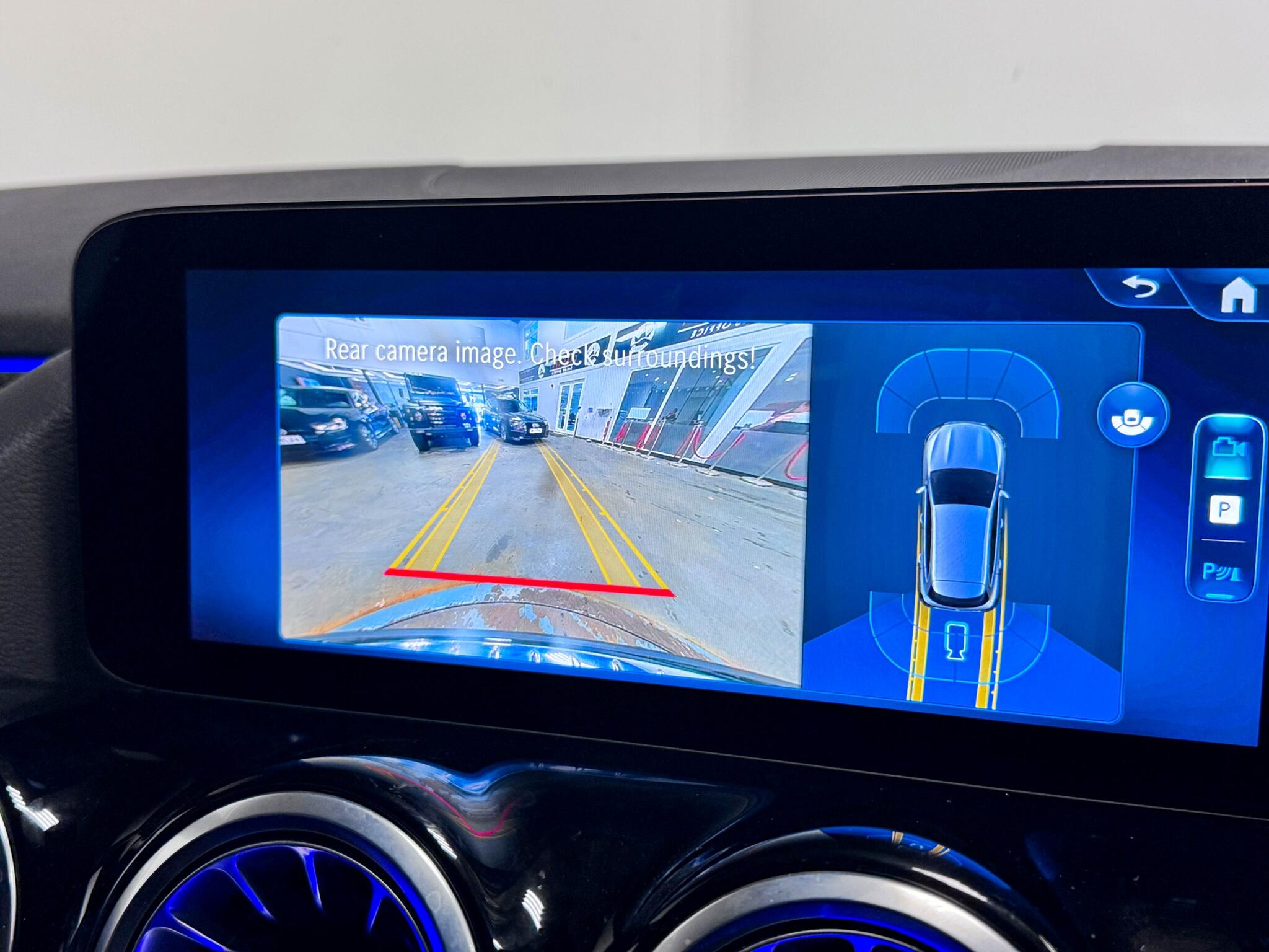 Mercedes-Benz Gla view 6