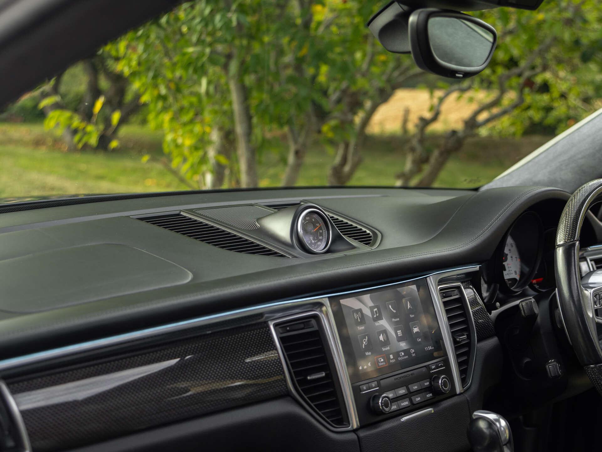 Porsche Macan view 17