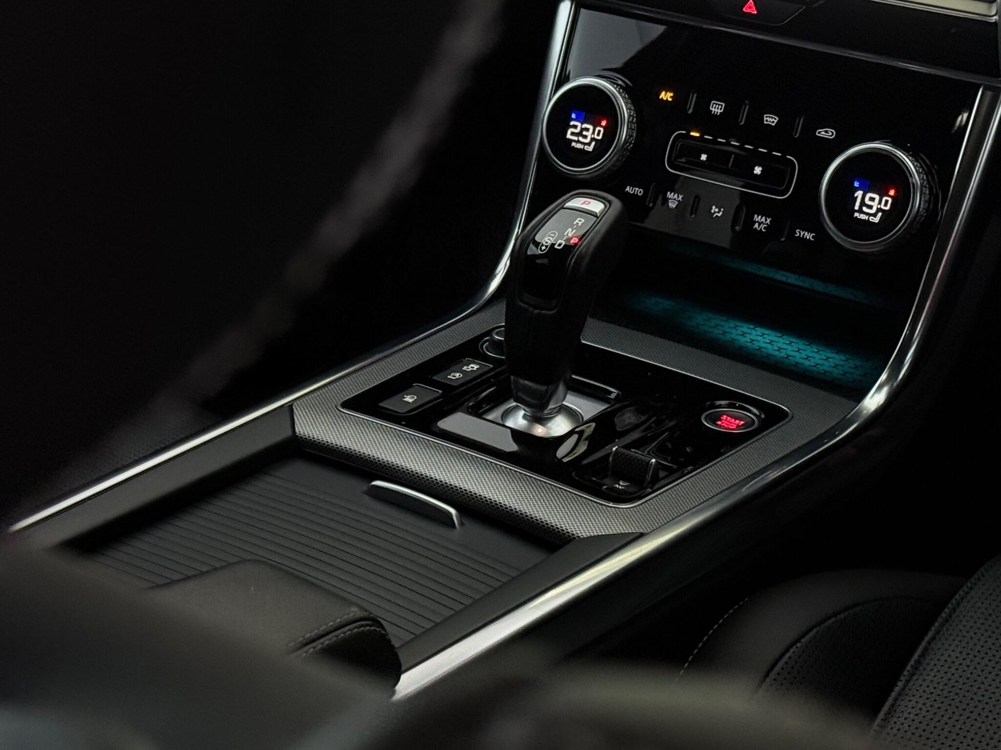 Jaguar Xe view 18