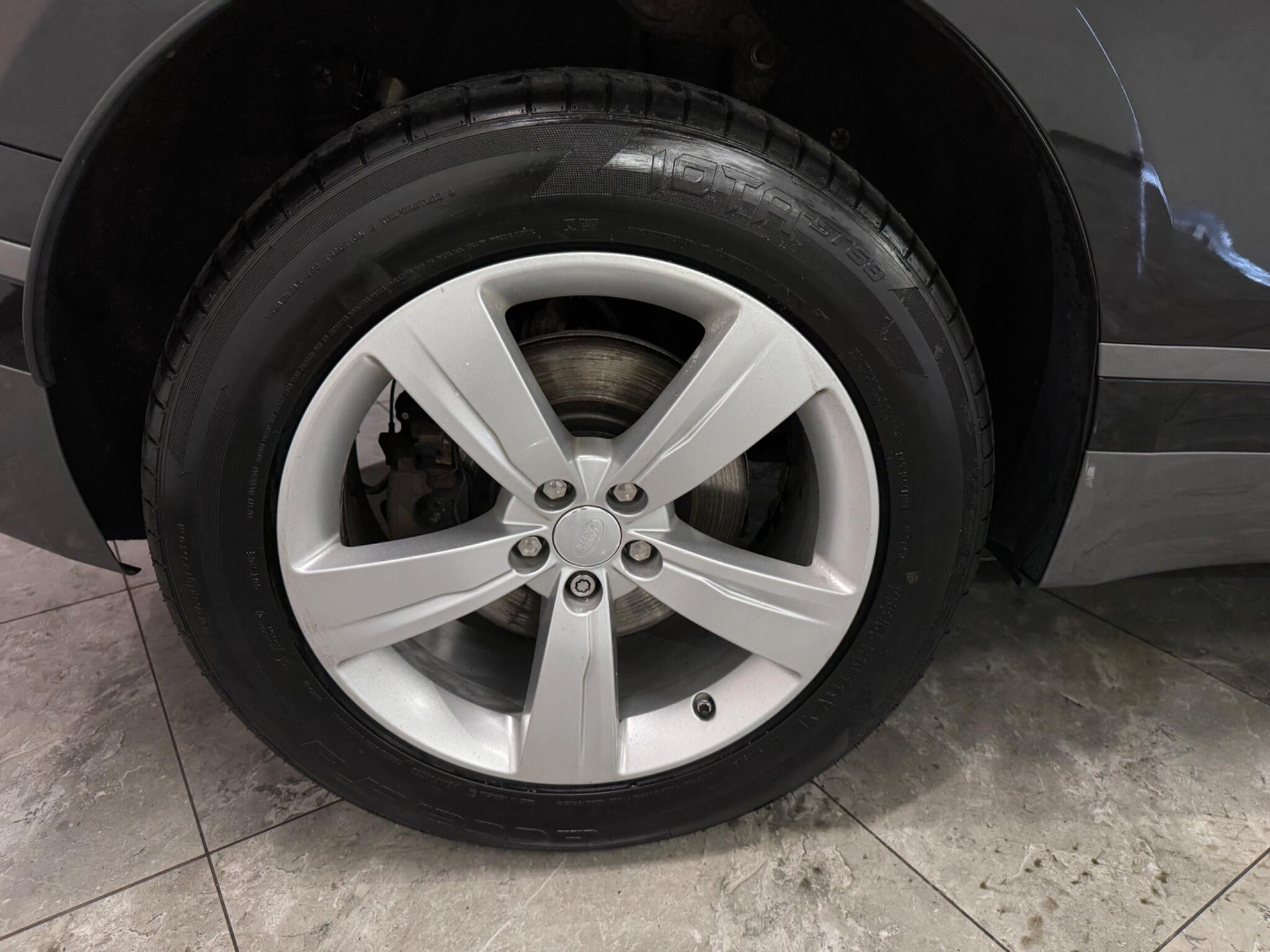 Land Rover Range Rover Velar view 15