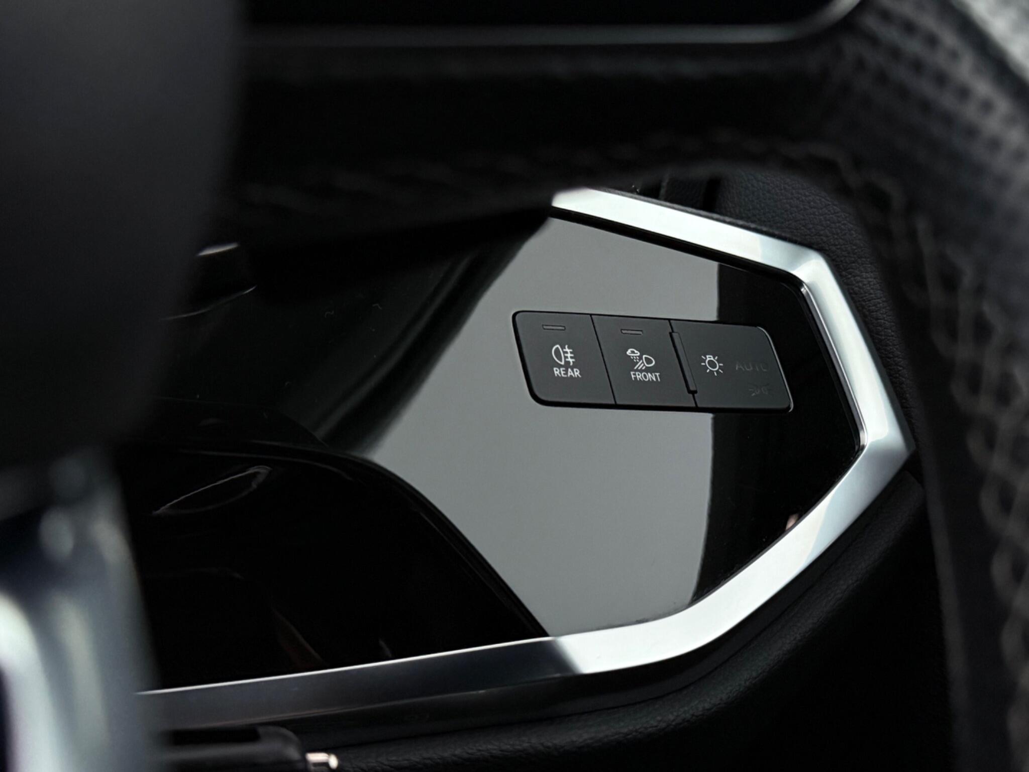 Audi Q3 view 20