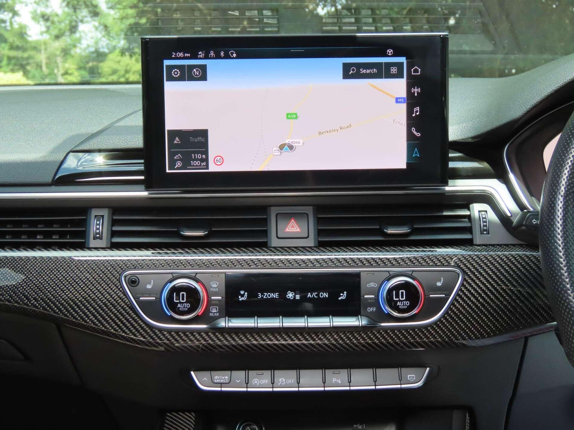 Audi RS4 view 13