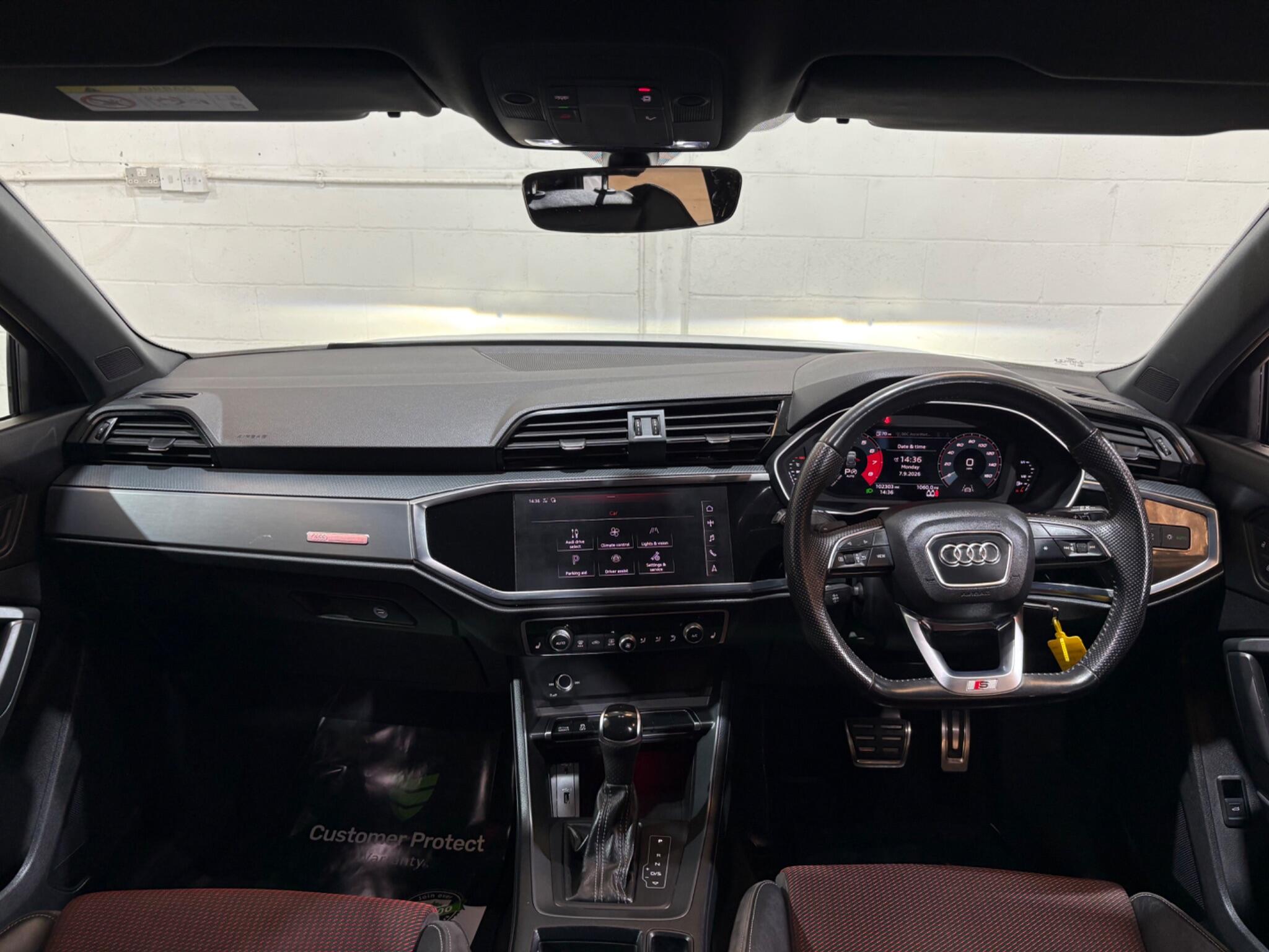 Audi Q3 view 20