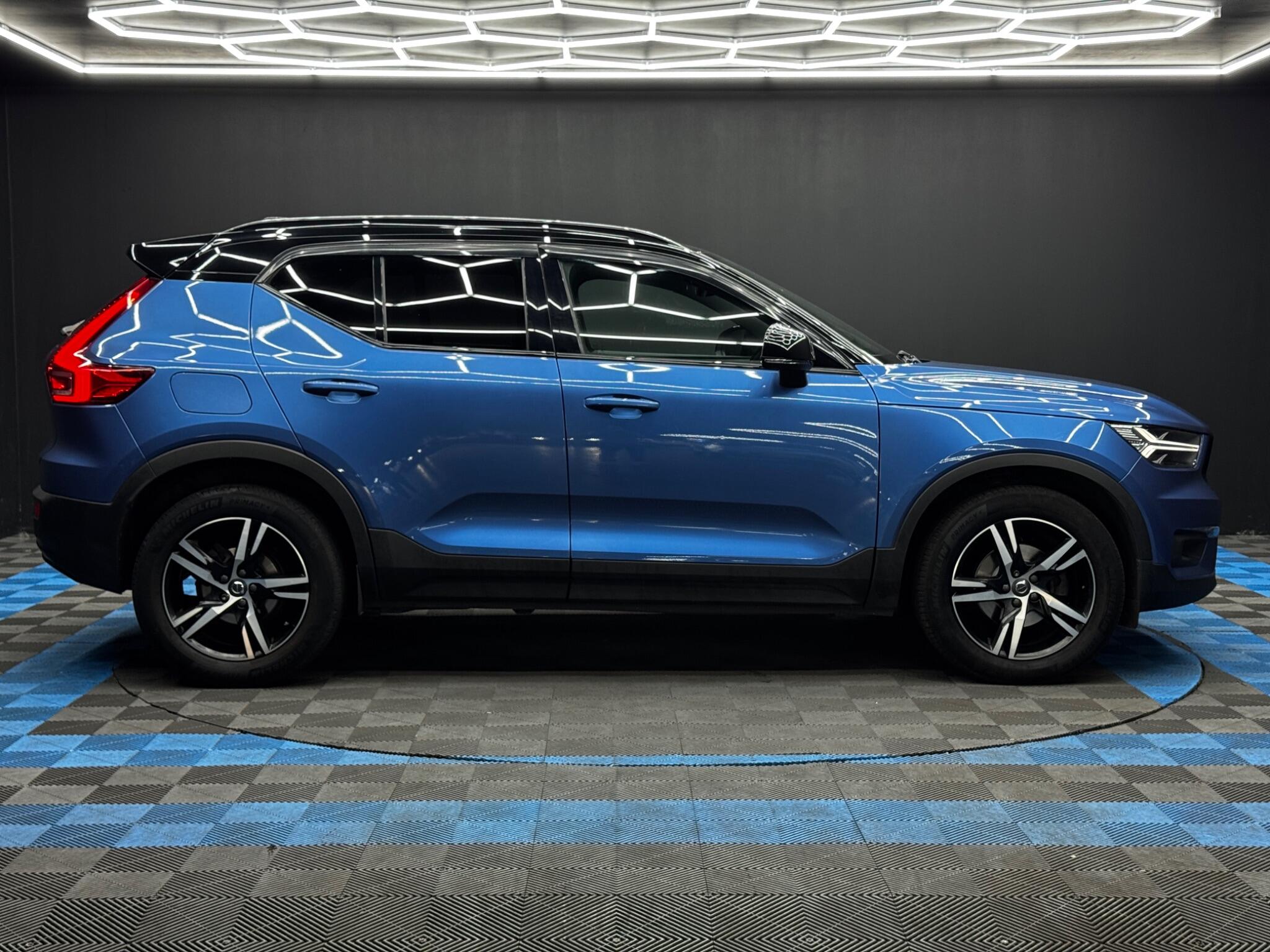 Volvo XC40 view 4