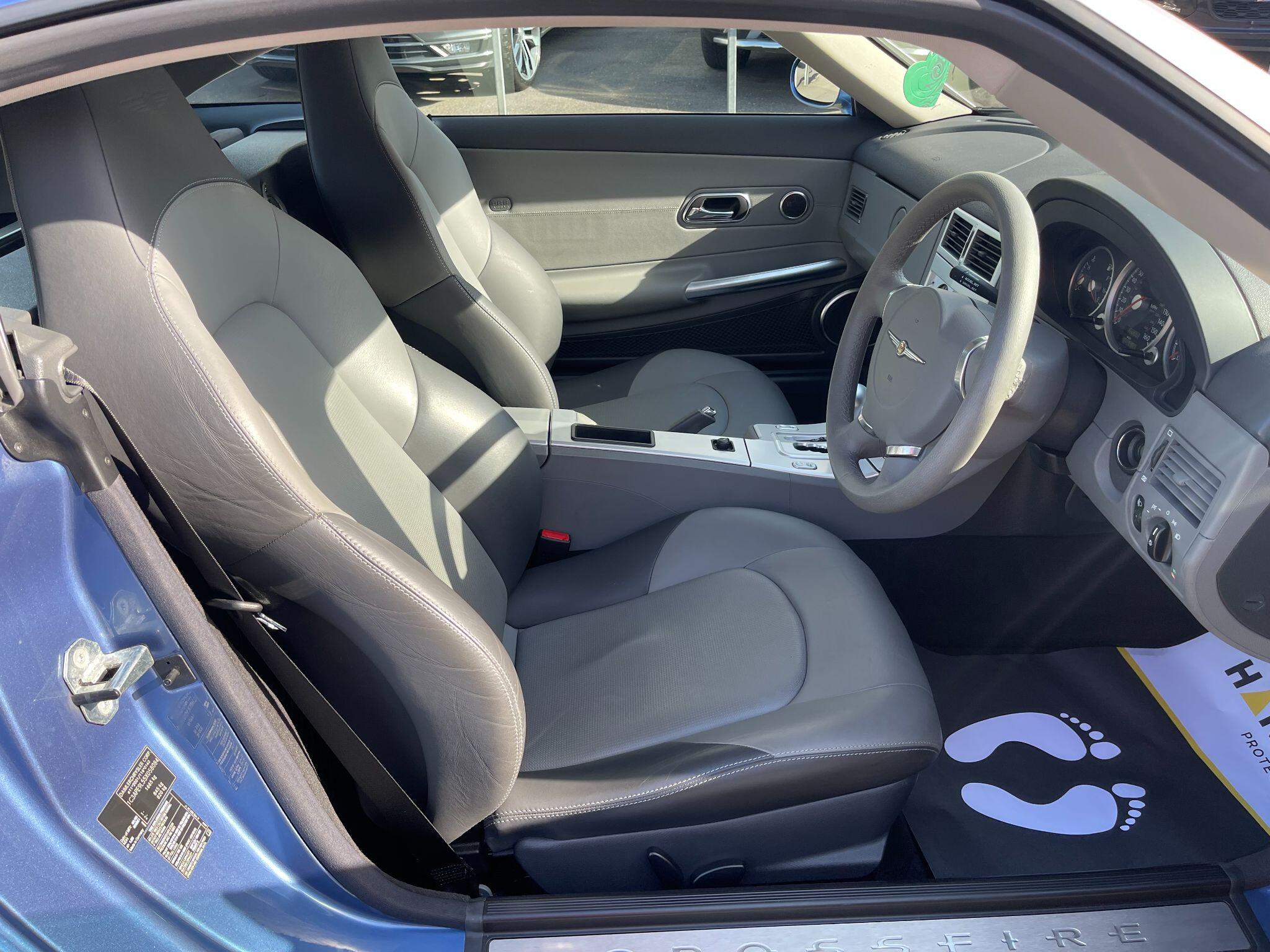 Chrysler Crossfire view 18