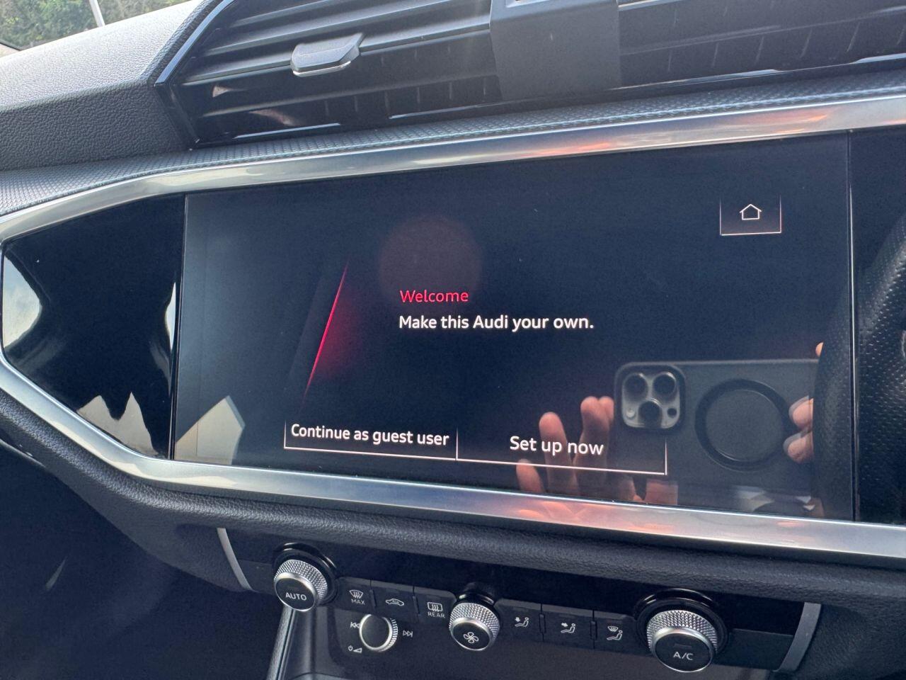 Audi Q3 view 24