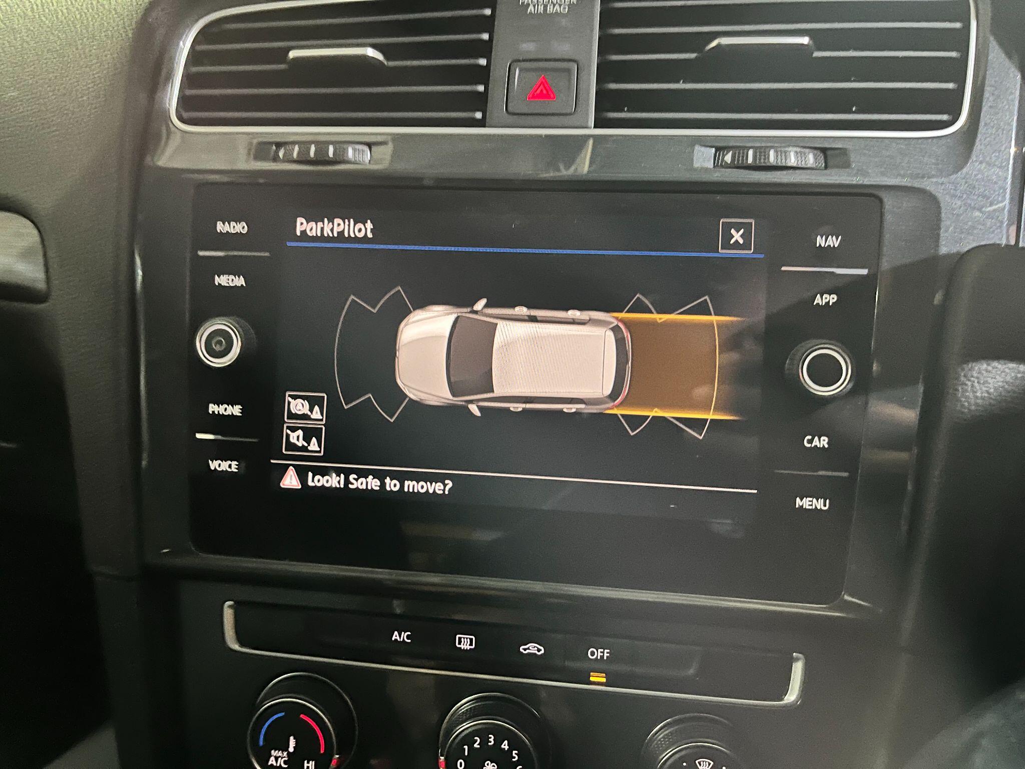 Volkswagen Golf view 30