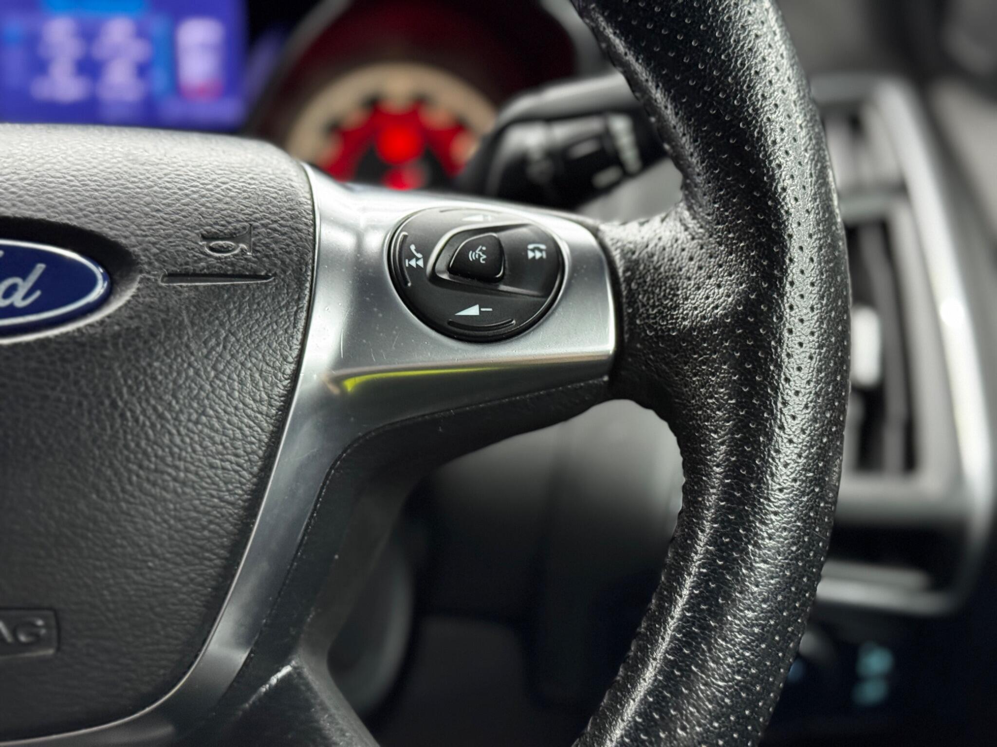 Ford Focus view 21