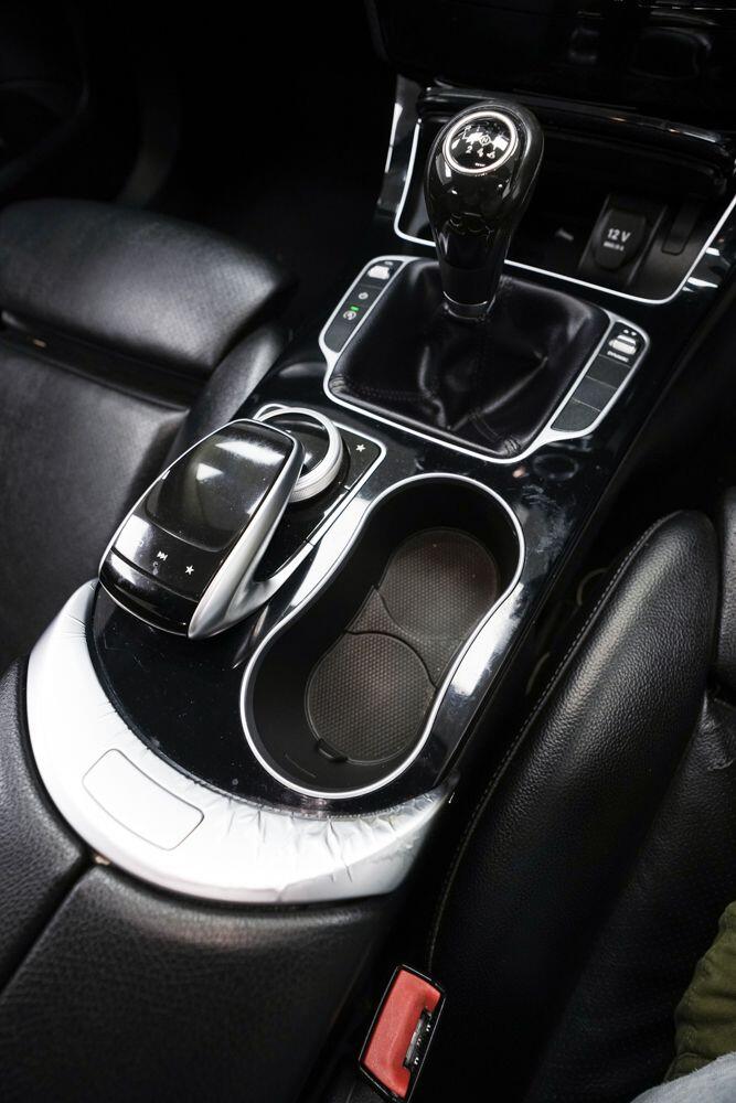 Mercedes-Benz C-Class view 17