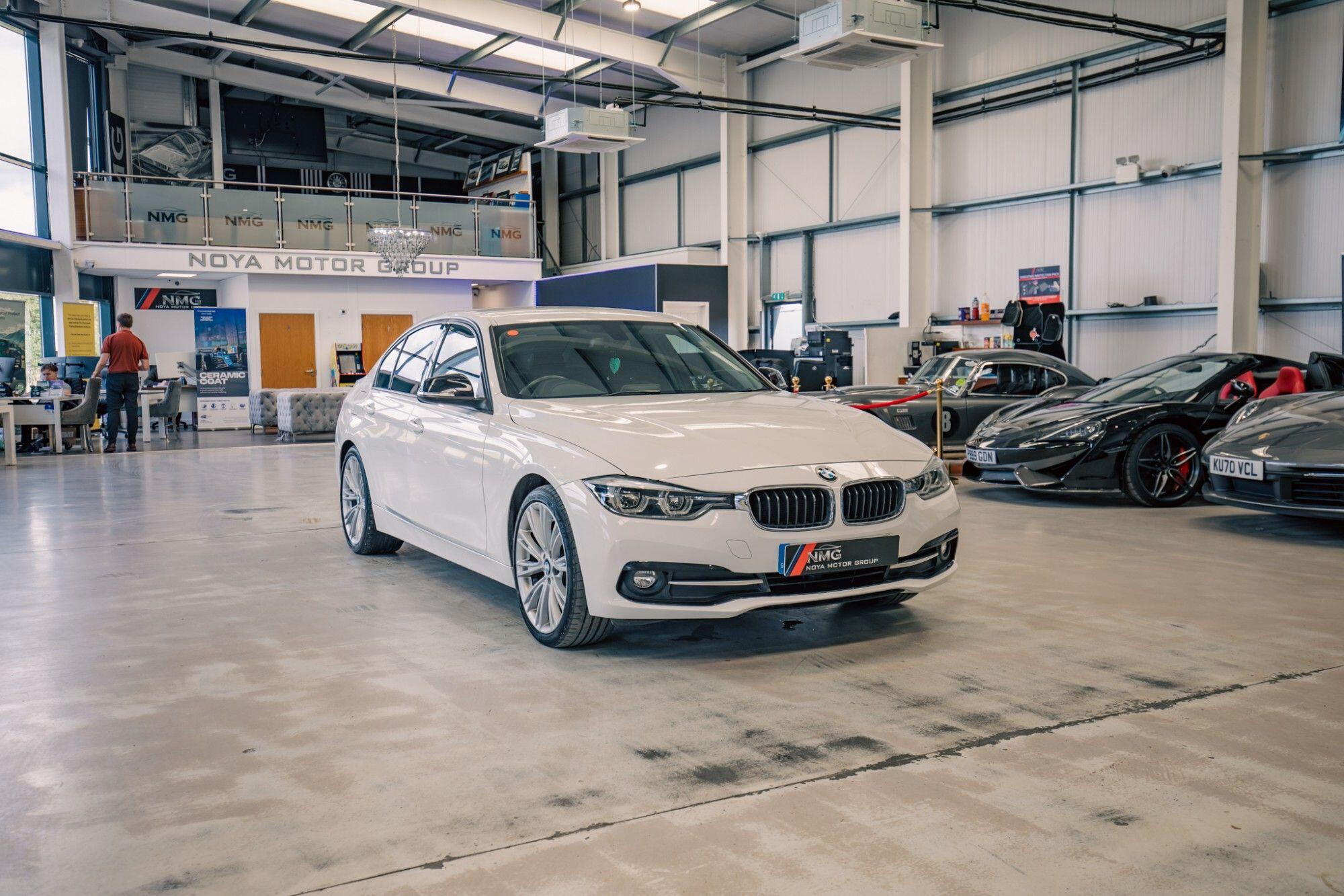 BMW 3 Series view 23