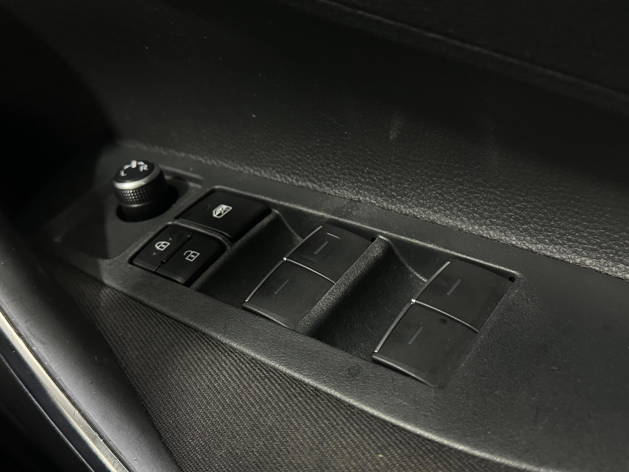 Toyota Corolla view 19