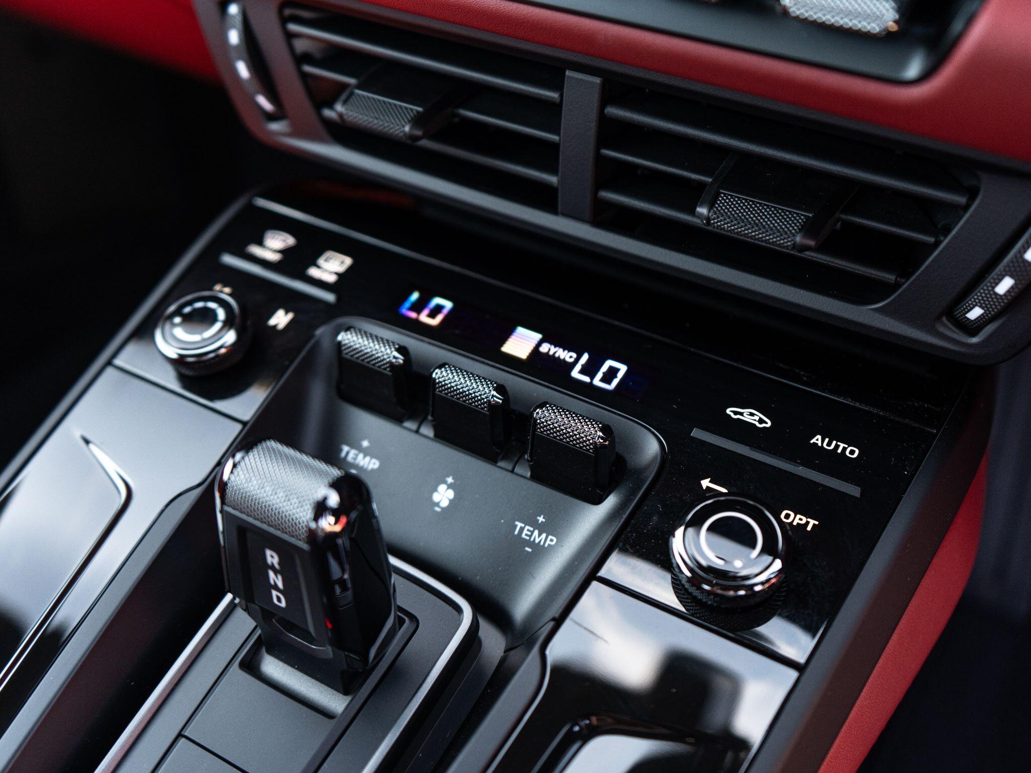 Porsche 911 view 30
