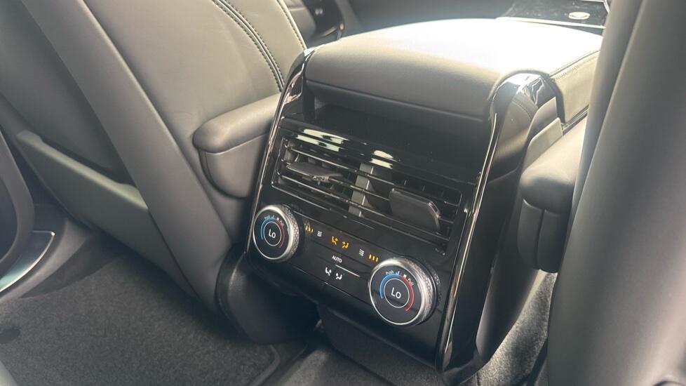 Land Rover Range Rover Sport view 18