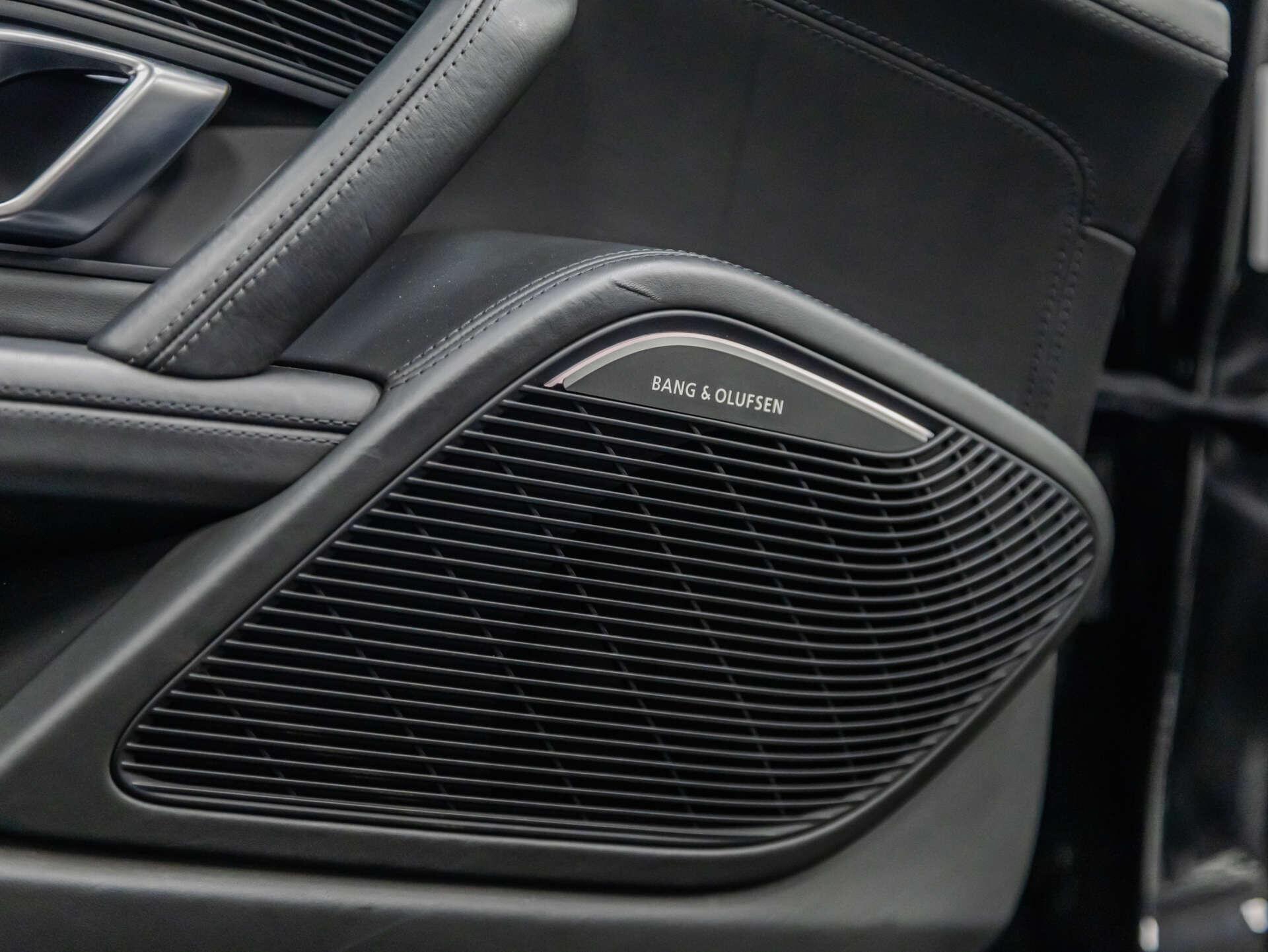 Audi R8 view 65